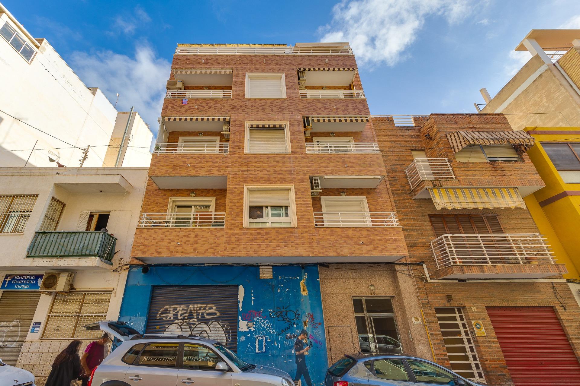 For sale - 2 Bedroom 2 Bathroom Penthouse in Torrevieja - Paseo Maritimo  - Alicante