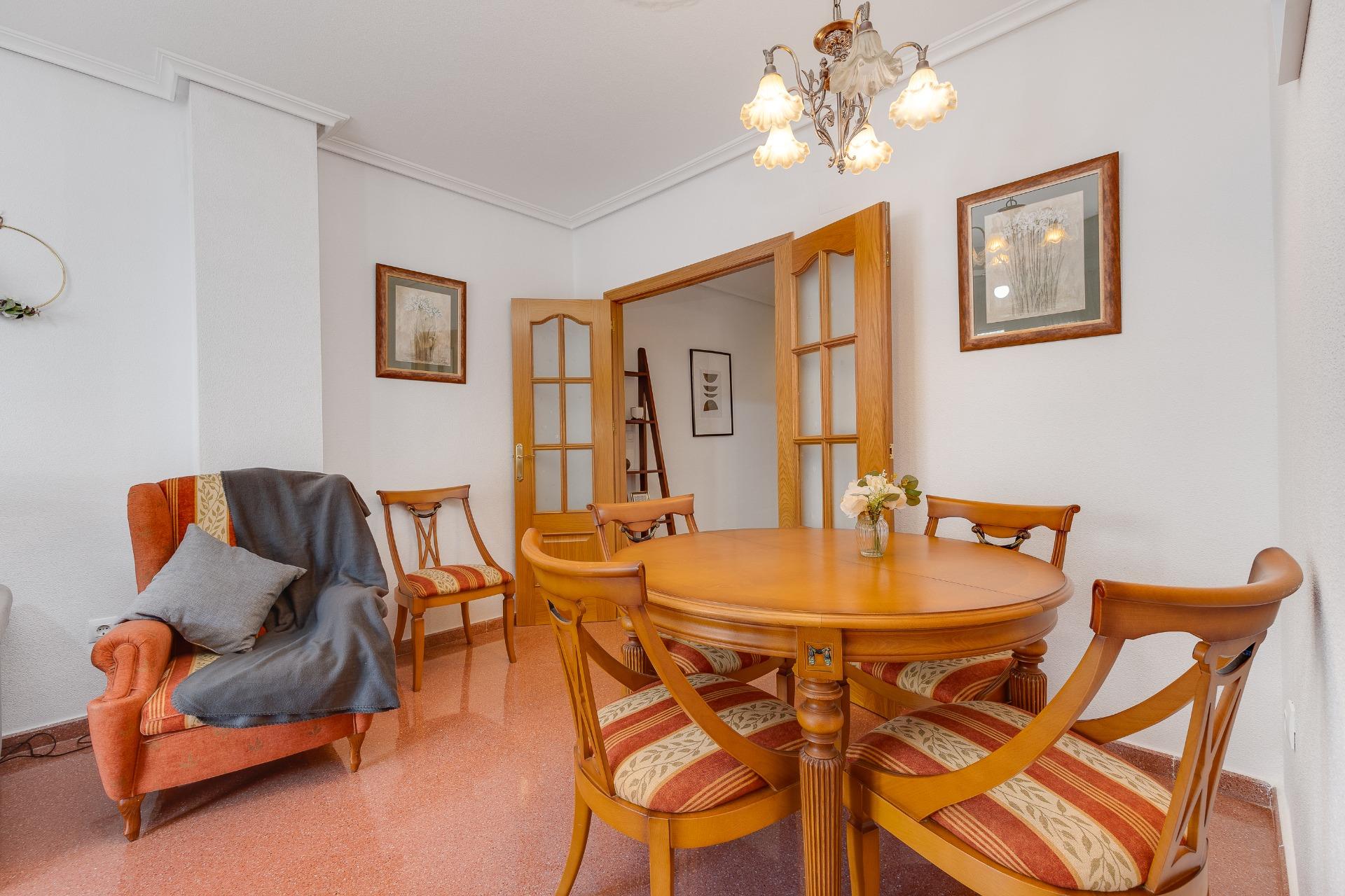 For sale - 2 Bedroom 2 Bathroom Penthouse in Torrevieja - Paseo Maritimo  - Alicante