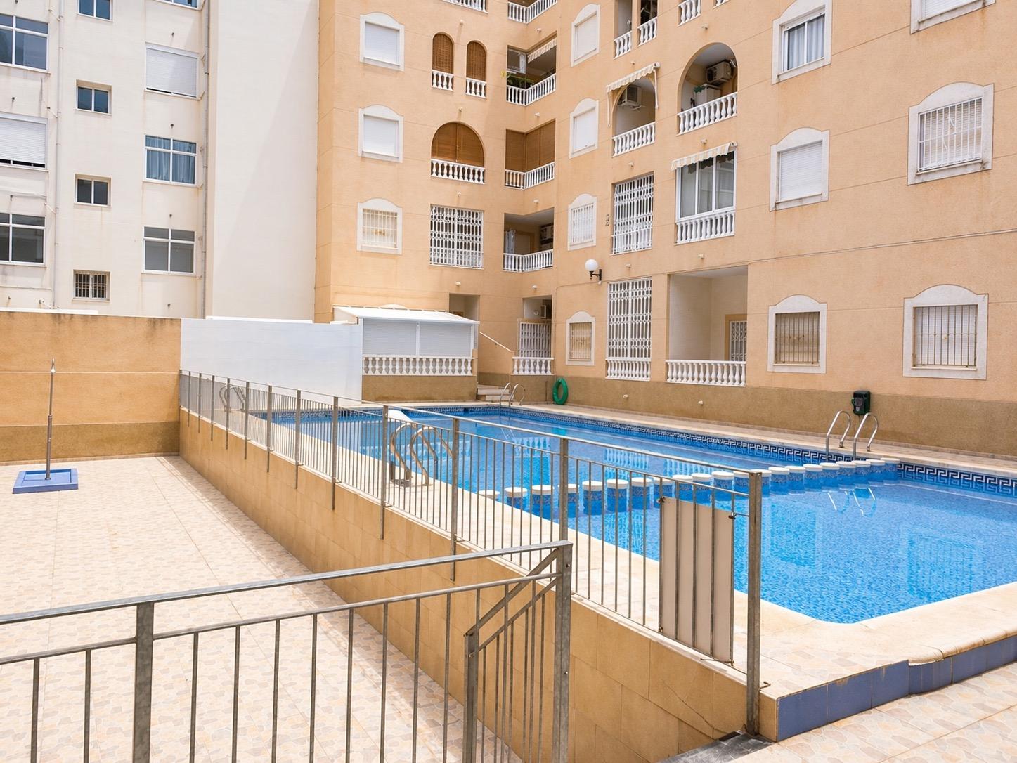 For sale - 2 Bedroom 1 Bathroom Apartment in Torrevieja - Habaneras  - Alicante