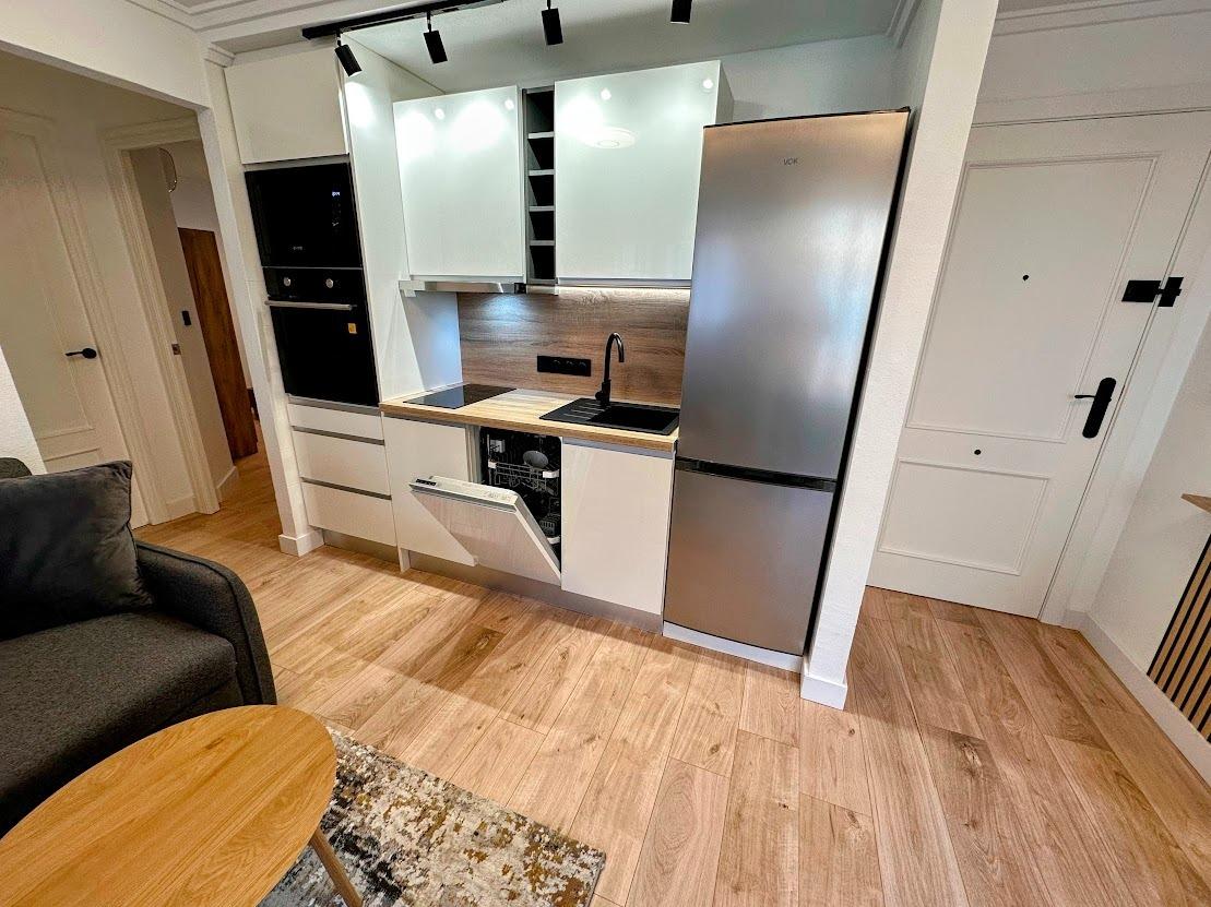 For sale - 2 Bedroom 1 Bathroom Apartment in Torrevieja - Centro  - Alicante