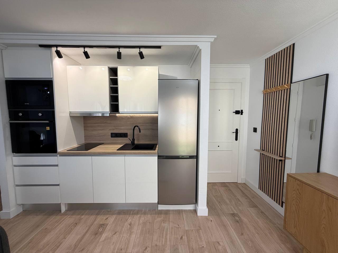 For sale - 2 Bedroom 1 Bathroom Apartment in Torrevieja - Centro  - Alicante