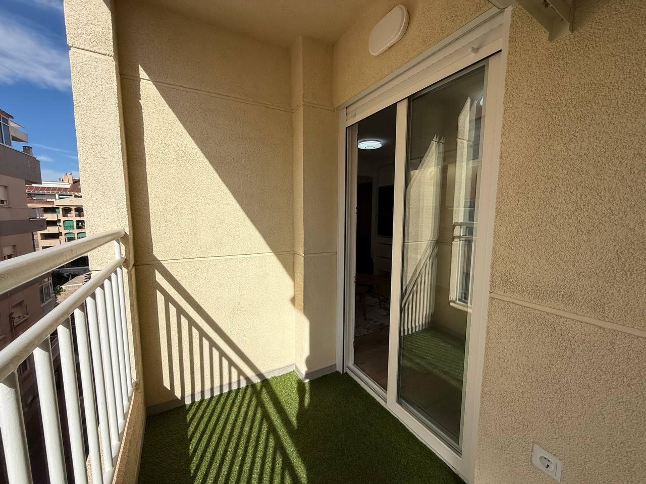 For sale - 2 Bedroom 1 Bathroom Apartment in Torrevieja - Centro  - Alicante