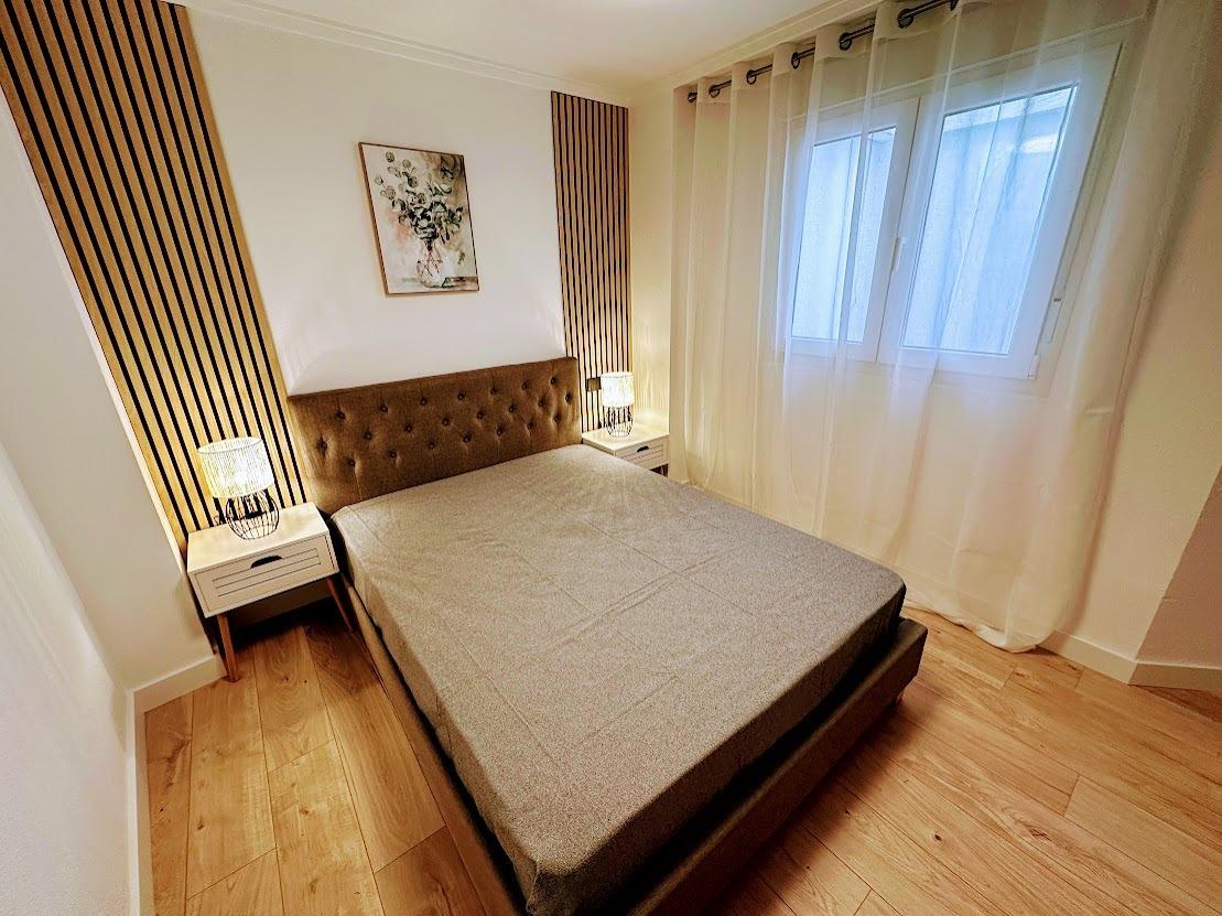 For sale - 2 Bedroom 1 Bathroom Apartment in Torrevieja - Centro  - Alicante