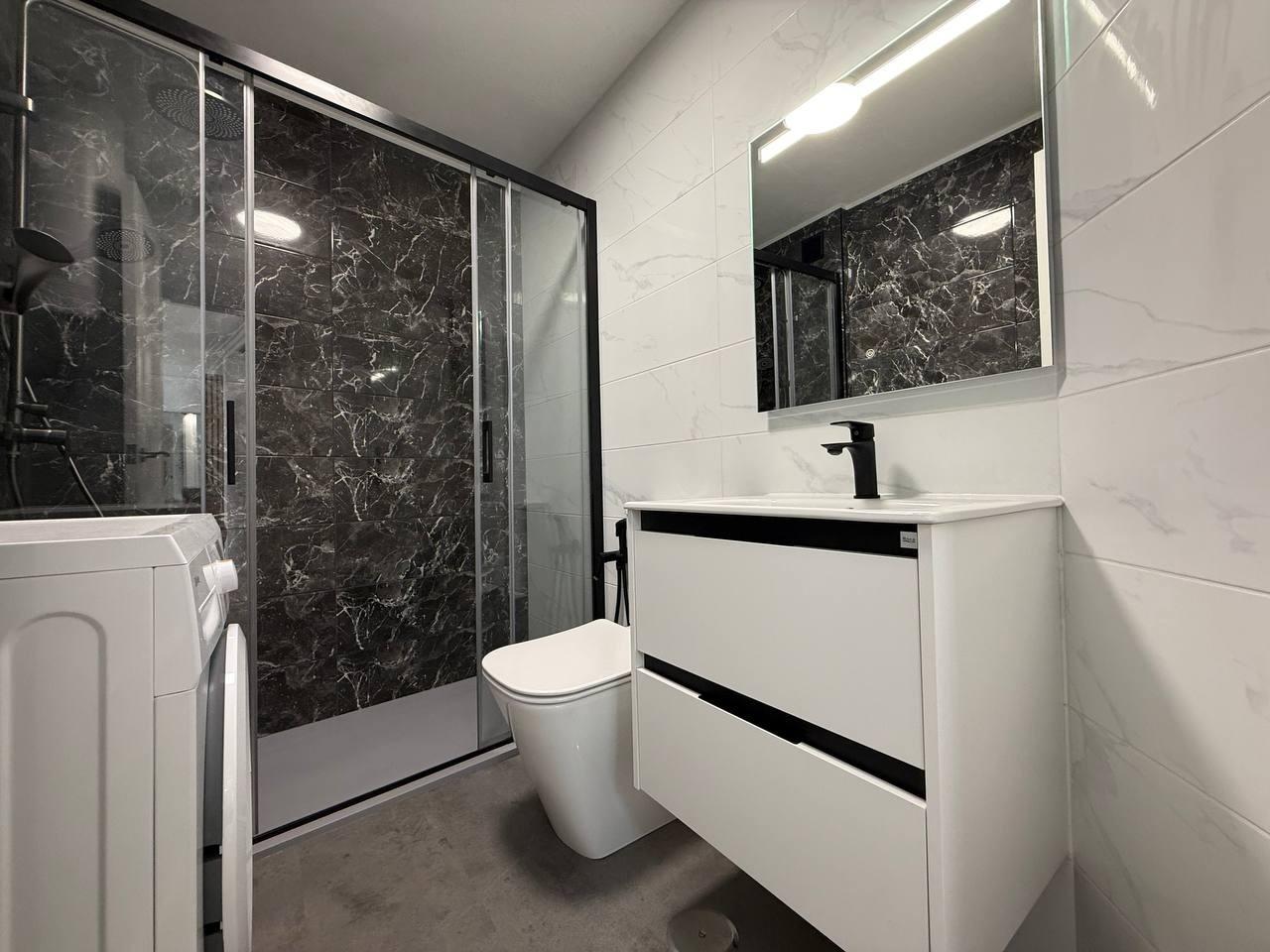 For sale - 2 Bedroom 1 Bathroom Apartment in Torrevieja - Centro  - Alicante