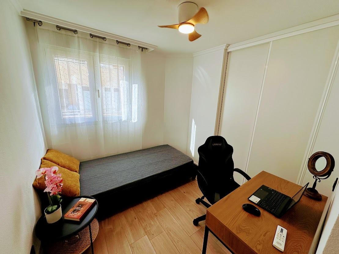 For sale - 2 Bedroom 1 Bathroom Apartment in Torrevieja - Centro  - Alicante