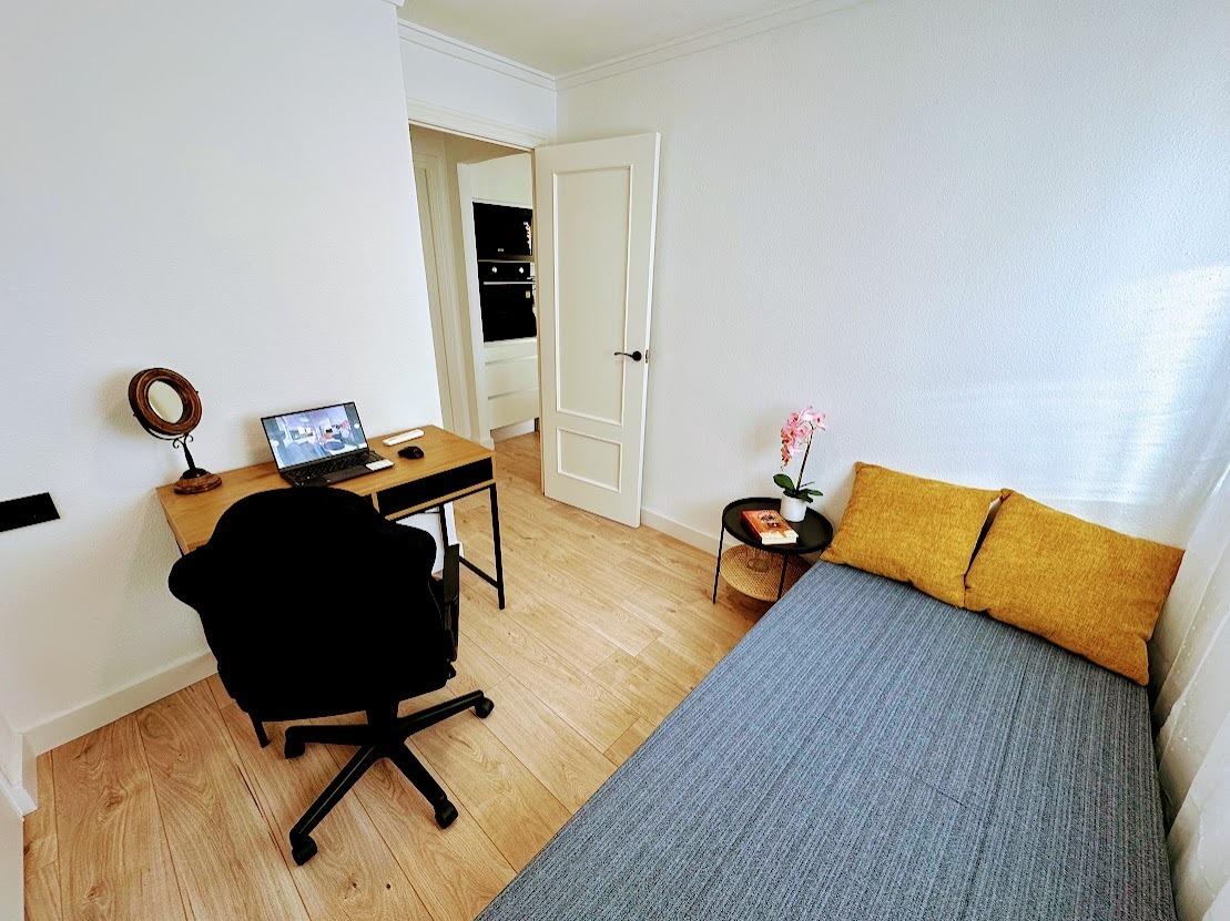 For sale - 2 Bedroom 1 Bathroom Apartment in Torrevieja - Centro  - Alicante