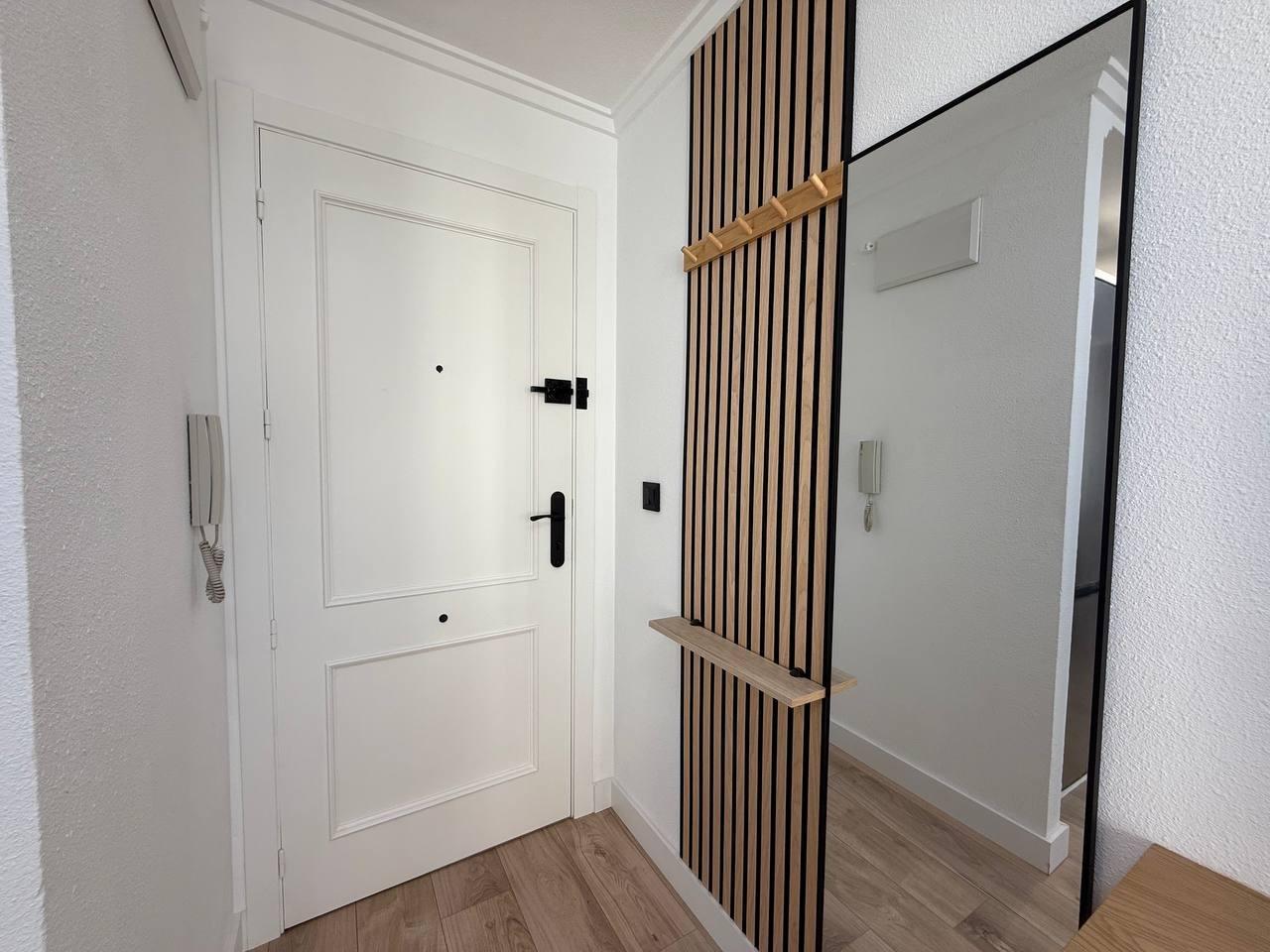 For sale - 2 Bedroom 1 Bathroom Apartment in Torrevieja - Centro  - Alicante