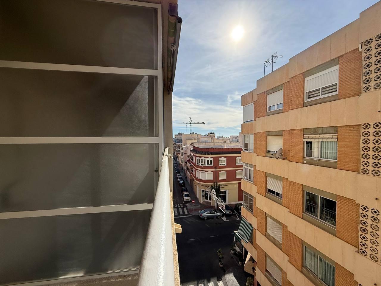 For sale - 2 Bedroom 1 Bathroom Apartment in Torrevieja - Centro  - Alicante