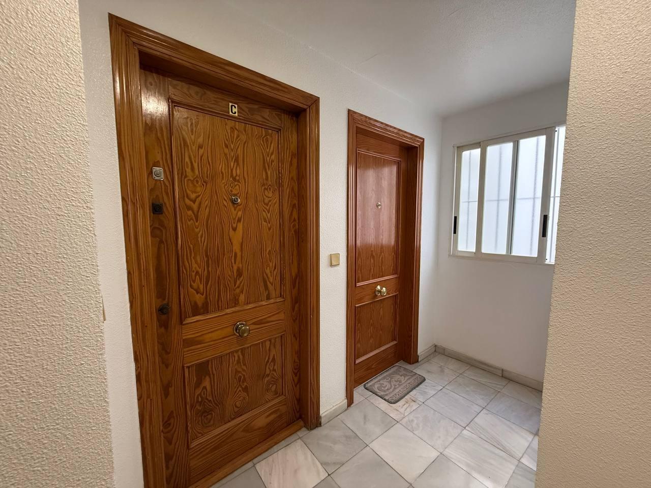 For sale - 2 Bedroom 1 Bathroom Apartment in Torrevieja - Centro  - Alicante