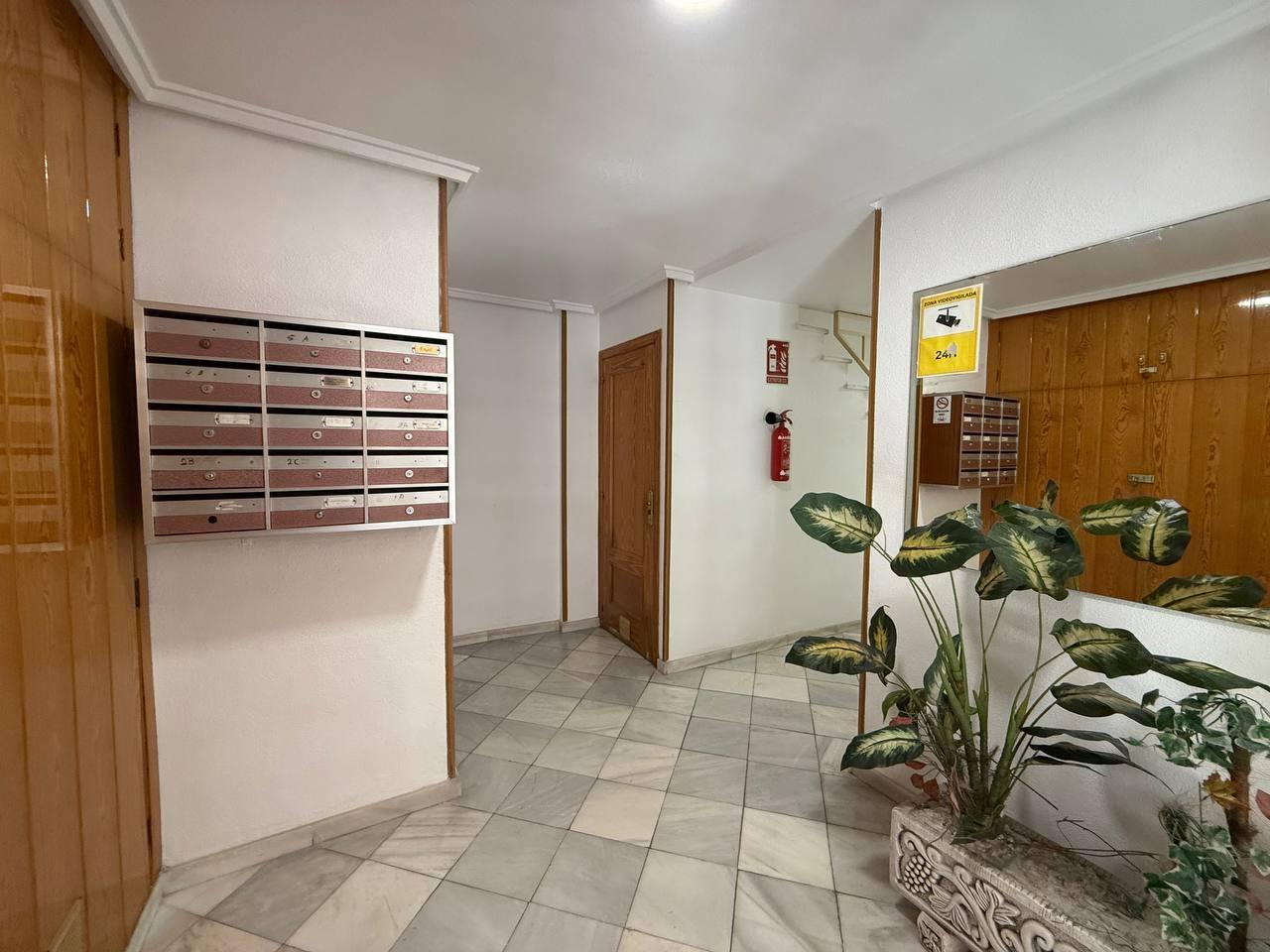 For sale - 2 Bedroom 1 Bathroom Apartment in Torrevieja - Centro  - Alicante