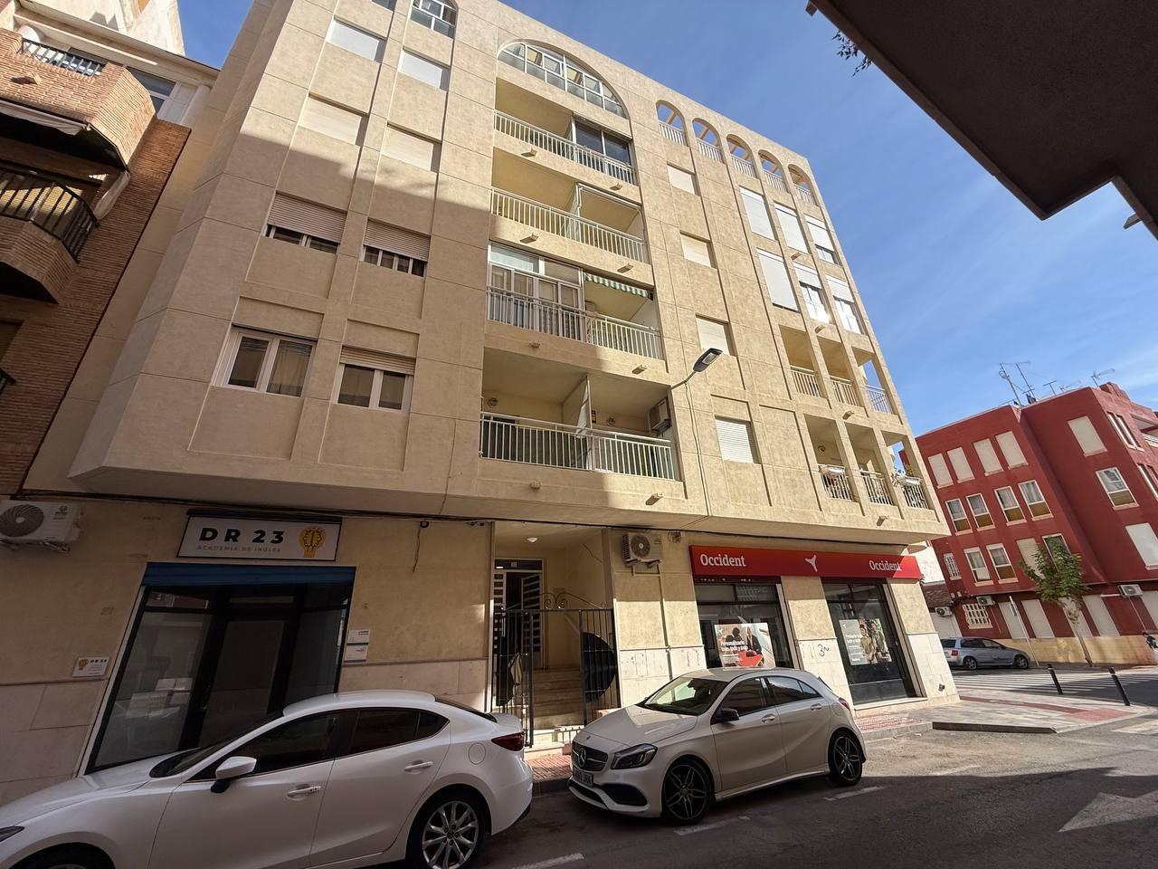 For sale - 2 Bedroom 1 Bathroom Apartment in Torrevieja - Centro  - Alicante