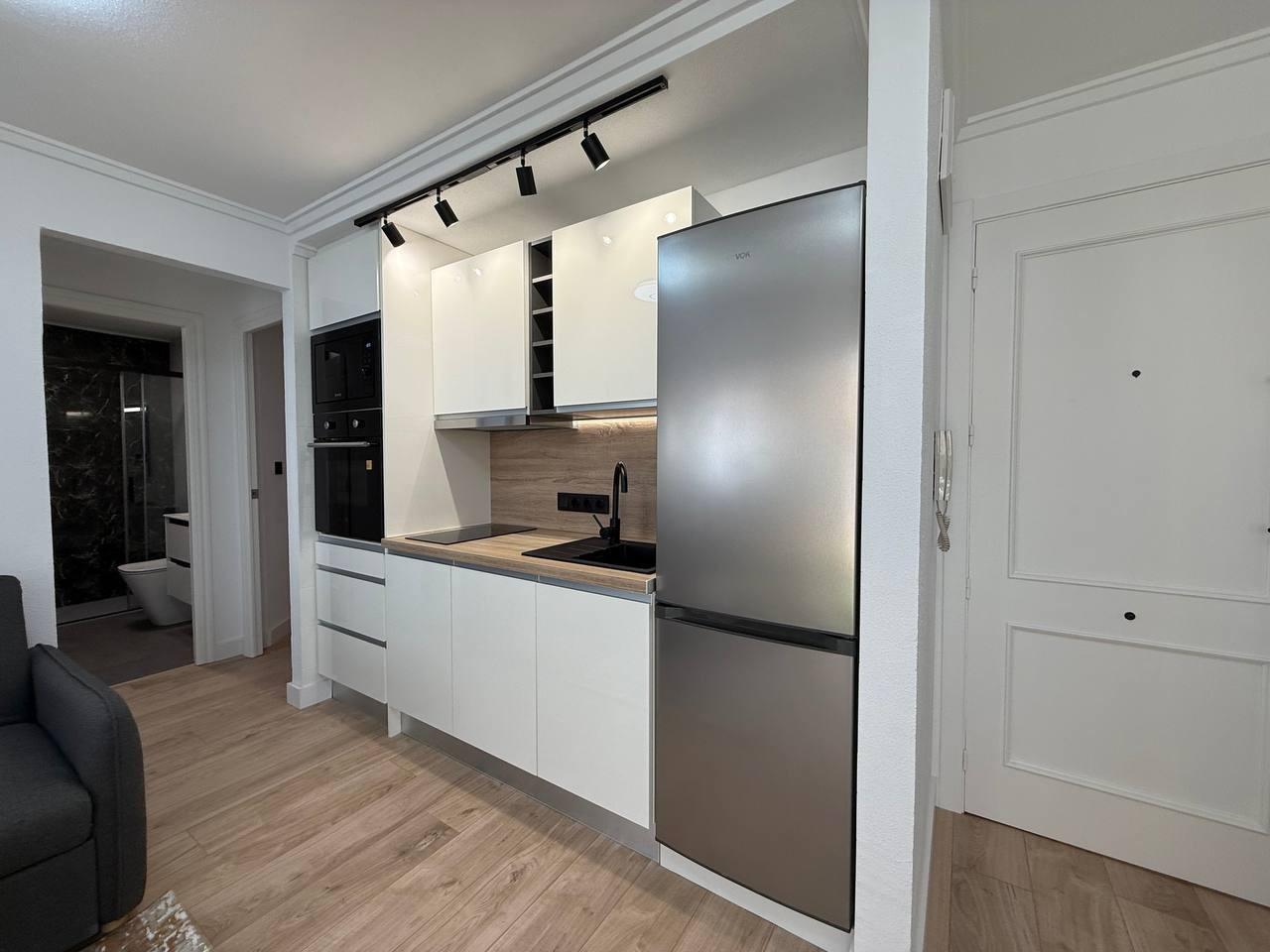 For sale - 2 Bedroom 1 Bathroom Apartment in Torrevieja - Centro  - Alicante