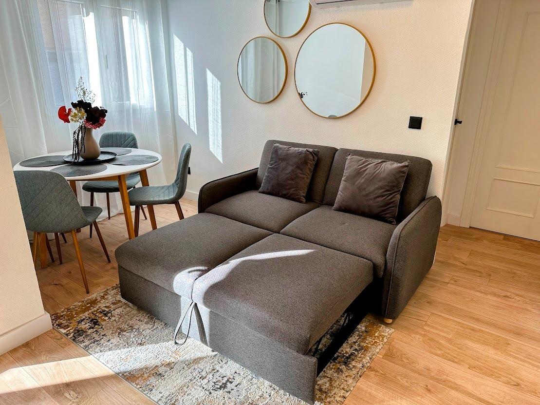 For sale - 2 Bedroom 1 Bathroom Apartment in Torrevieja - Centro  - Alicante