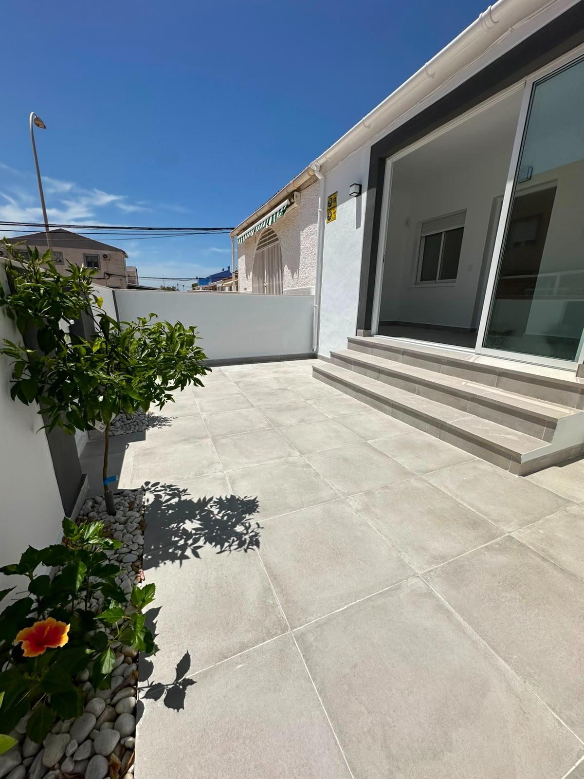 For sale - 2 Bedroom 1 Bathroom Bungalow in Torrevieja - La Siesta - El Salado - Torreta  - Alicante