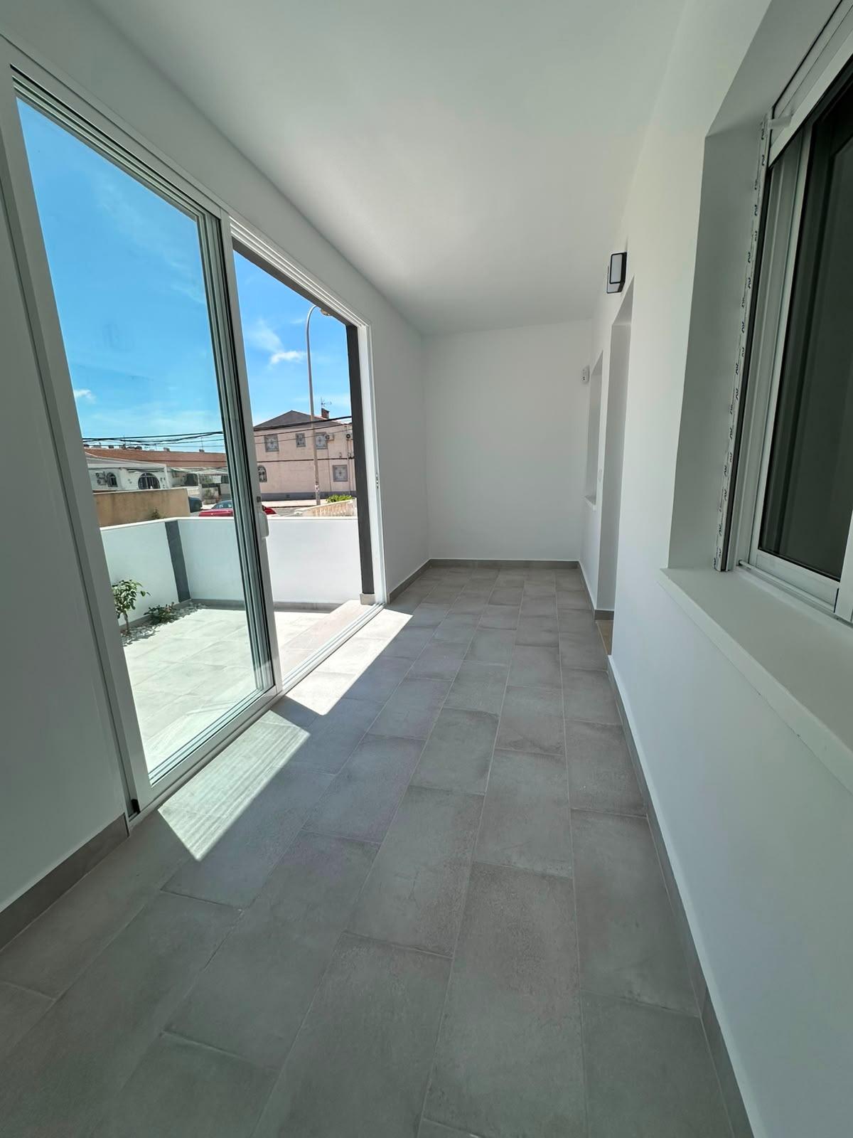 For sale - 2 Bedroom 1 Bathroom Bungalow in Torrevieja - La Siesta - El Salado - Torreta  - Alicante