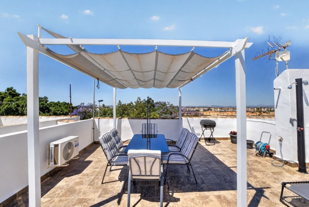 For sale - 2 Bedroom 1 Bathroom Apartment Penthouse in Torrevieja - Jardin del Mar  - Alicante