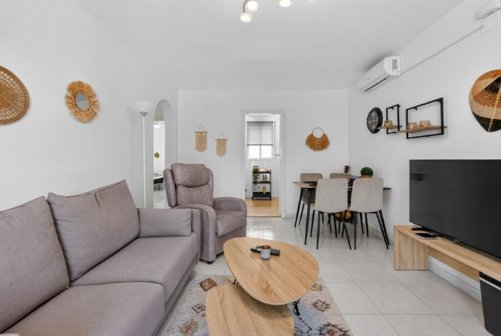 For sale - 2 Bedroom 1 Bathroom Apartment Penthouse in Torrevieja - Jardin del Mar  - Alicante