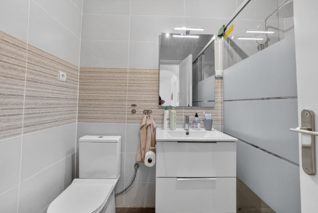 For sale - 2 Bedroom 1 Bathroom Apartment Penthouse in Torrevieja - Jardin del Mar  - Alicante