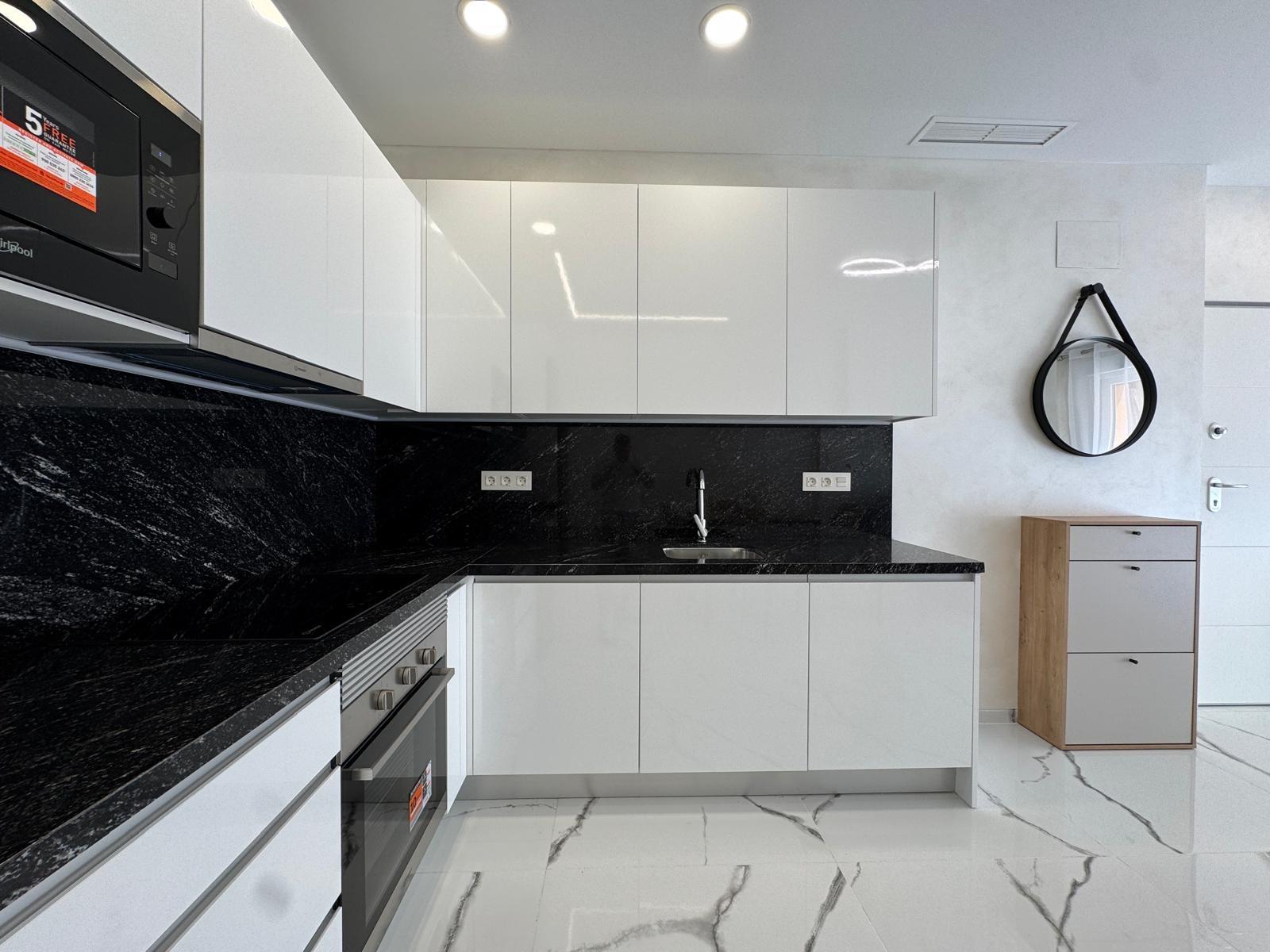 For sale - 2 Bedroom 2 Bathroom Apartment in Torrevieja - Estacion De Autobuses  - Alicante