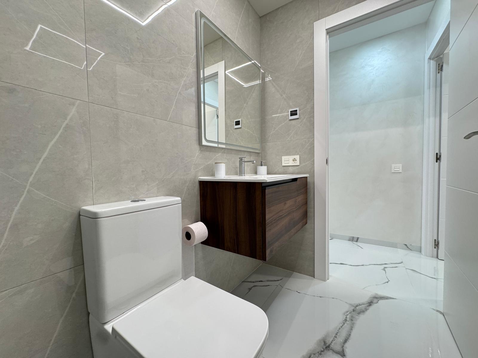 For sale - 2 Bedroom 2 Bathroom Apartment in Torrevieja - Estacion De Autobuses  - Alicante
