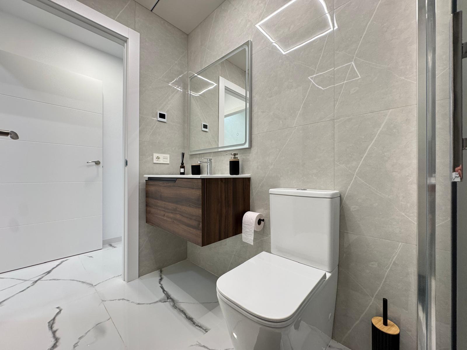 For sale - 2 Bedroom 2 Bathroom Apartment in Torrevieja - Estacion De Autobuses  - Alicante