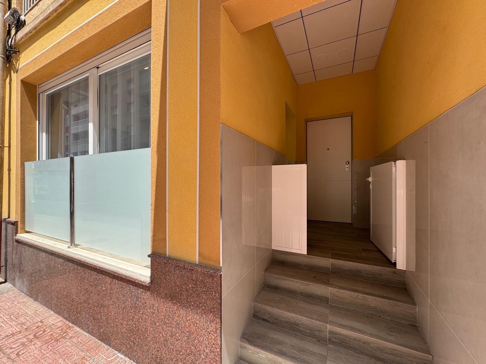 For sale - 2 Bedroom 2 Bathroom Apartment in Torrevieja - Estacion De Autobuses  - Alicante