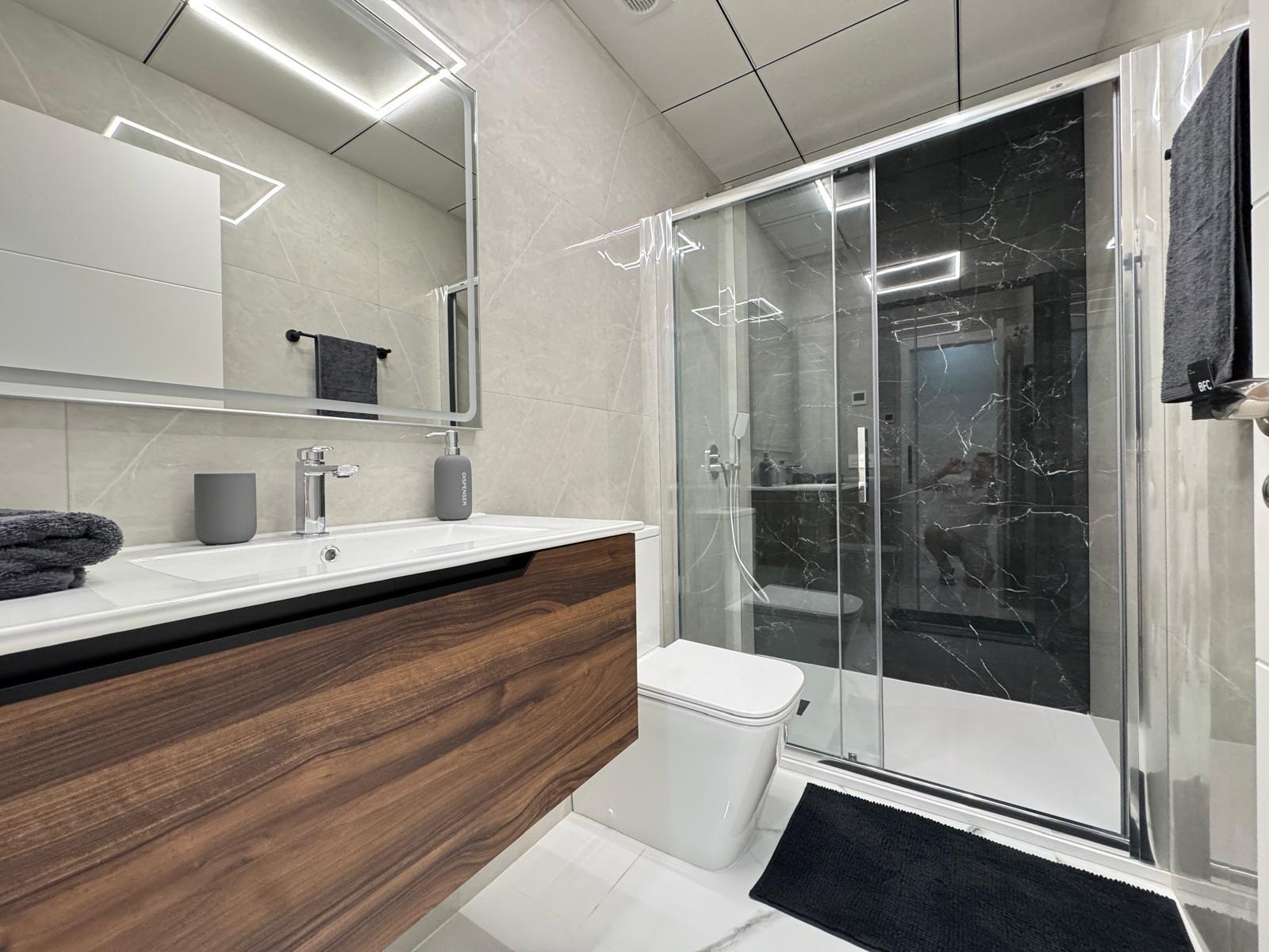 For sale - 2 Bedroom 2 Bathroom Apartment in Torrevieja - Estacion De Autobuses  - Alicante