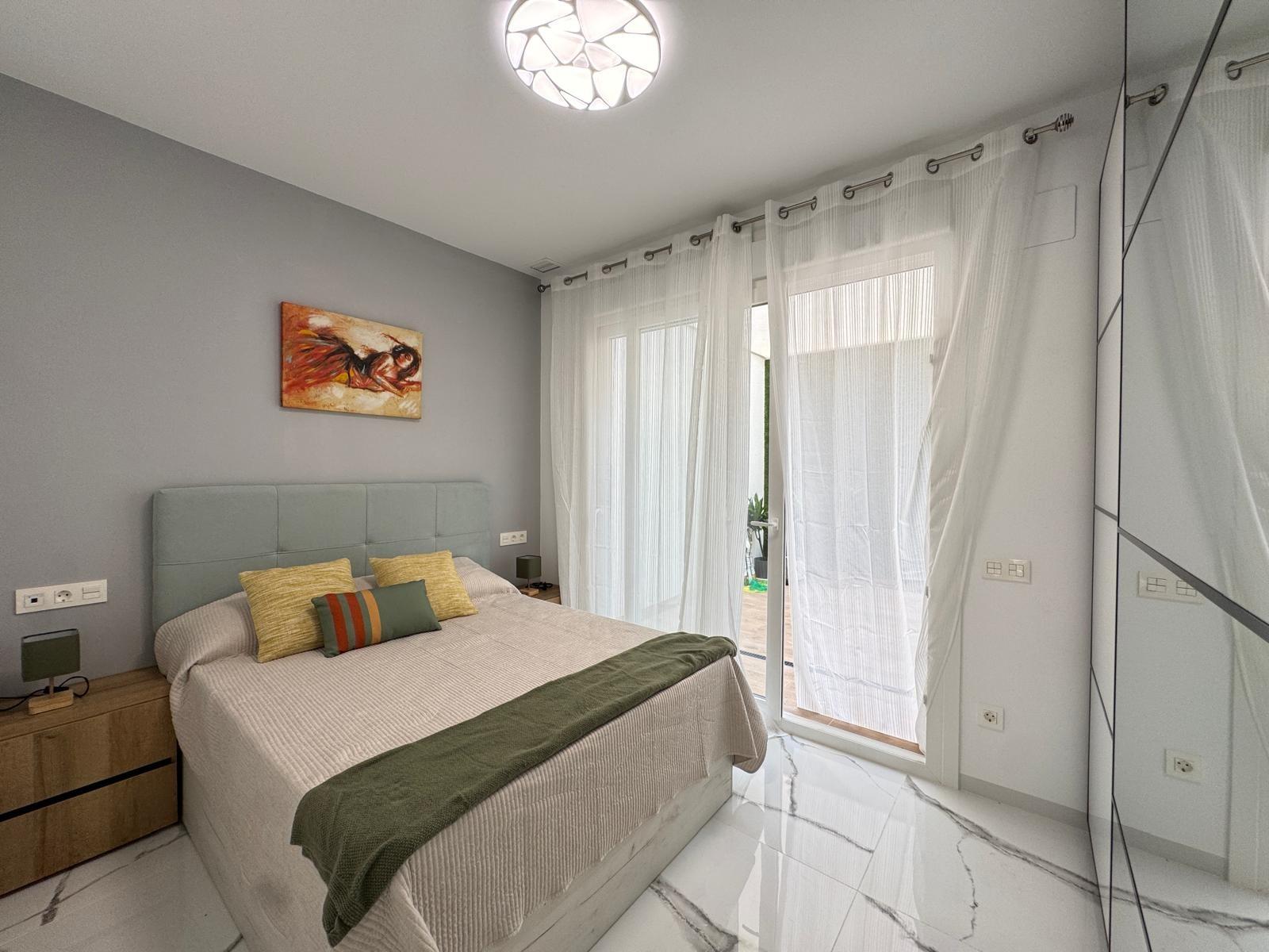 For sale - 2 Bedroom 2 Bathroom Apartment in Torrevieja - Estacion De Autobuses  - Alicante