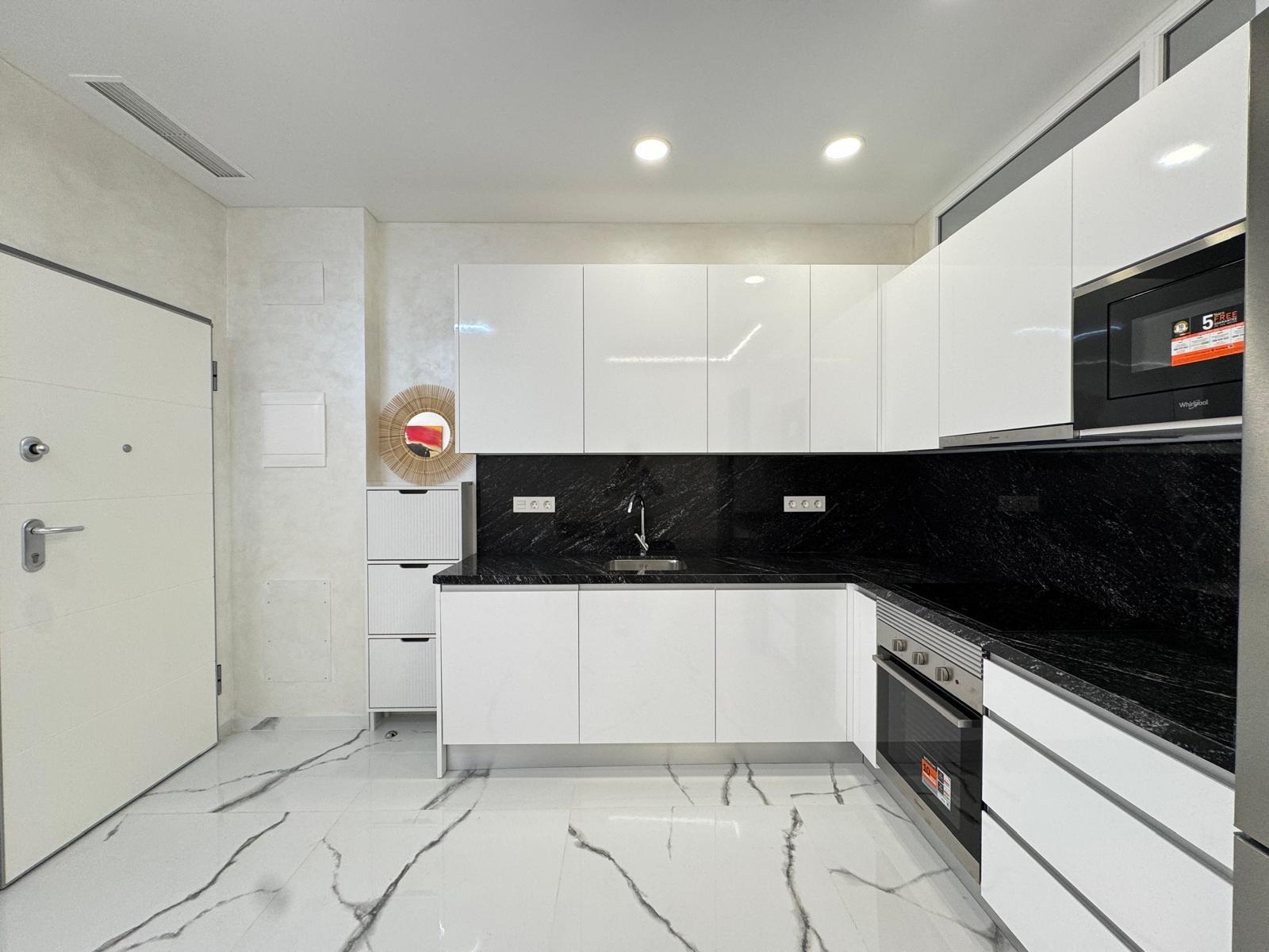 For sale - 2 Bedroom 2 Bathroom Apartment in Torrevieja - Estacion De Autobuses  - Alicante