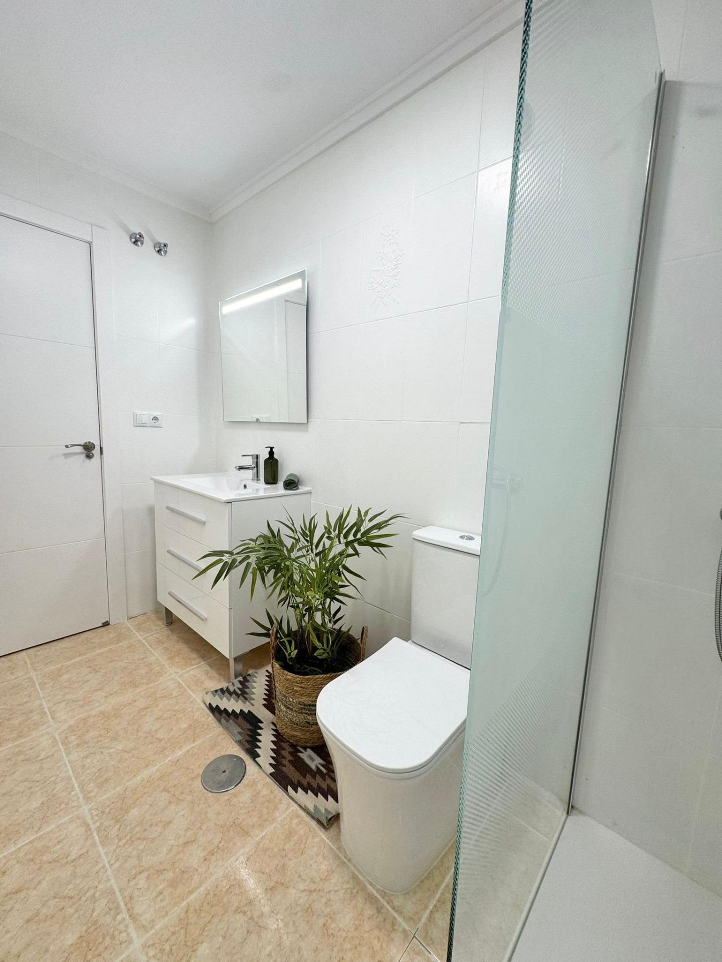 For sale - 2 Bedroom 1 Bathroom Apartment in Torrevieja - Antonio Machado  - Alicante