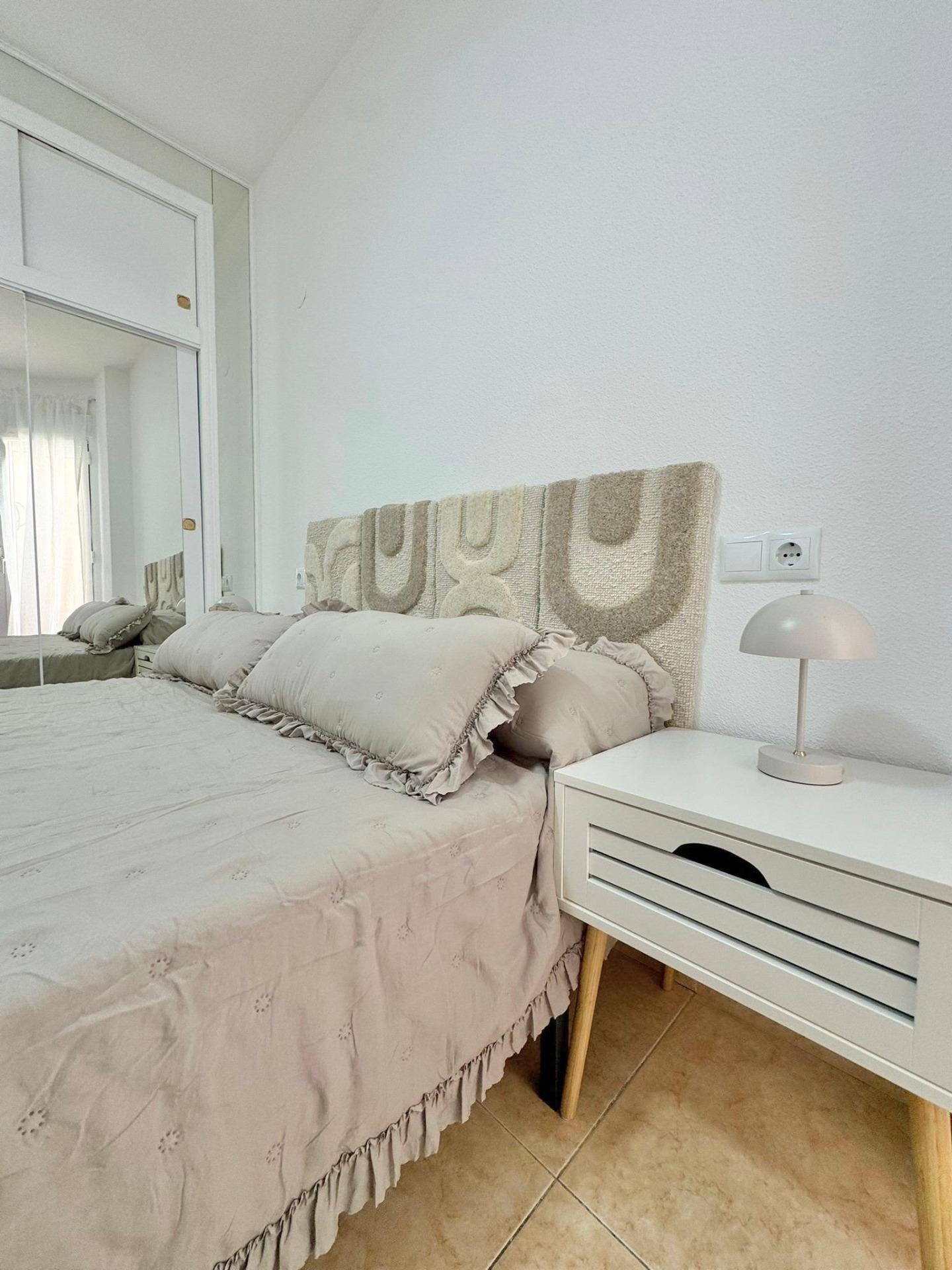 For sale - 2 Bedroom 1 Bathroom Apartment in Torrevieja - Antonio Machado  - Alicante