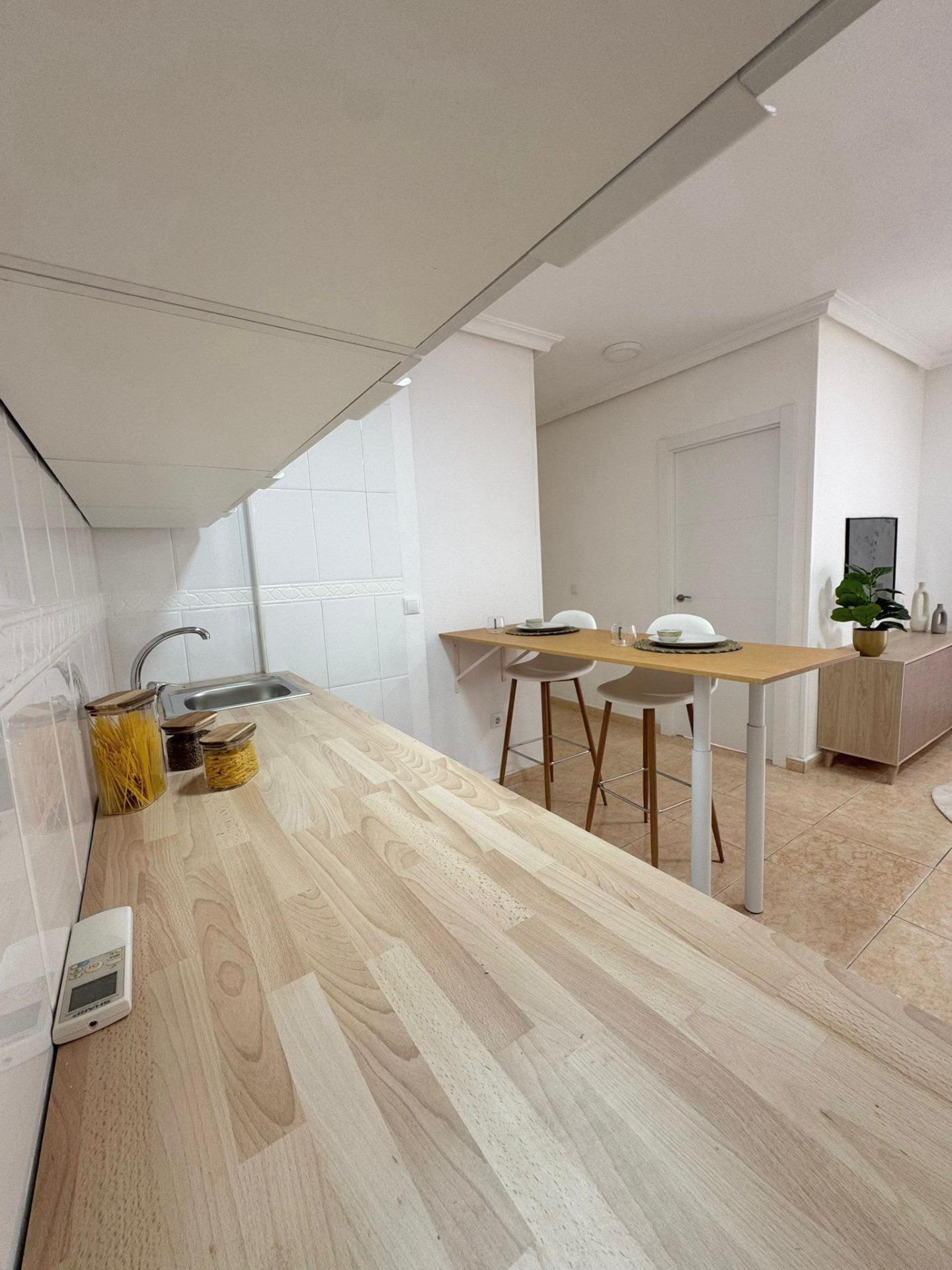 For sale - 2 Bedroom 1 Bathroom Apartment in Torrevieja - Antonio Machado  - Alicante