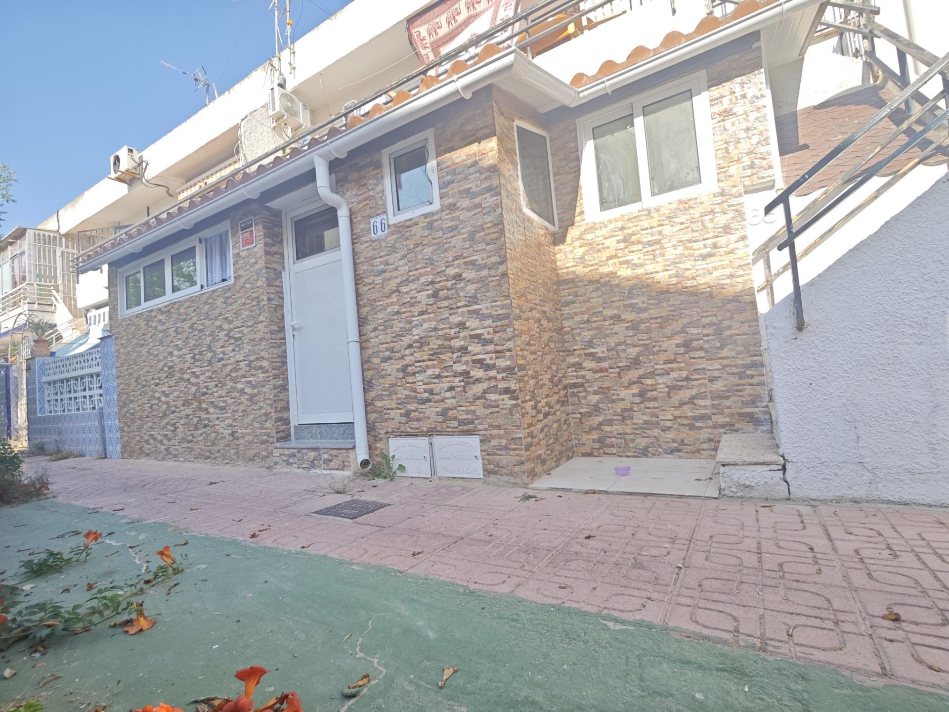 For sale - 2 Bedroom 1 Bathroom Bungalow in Torrevieja - Playa Del Cura  - Alicante