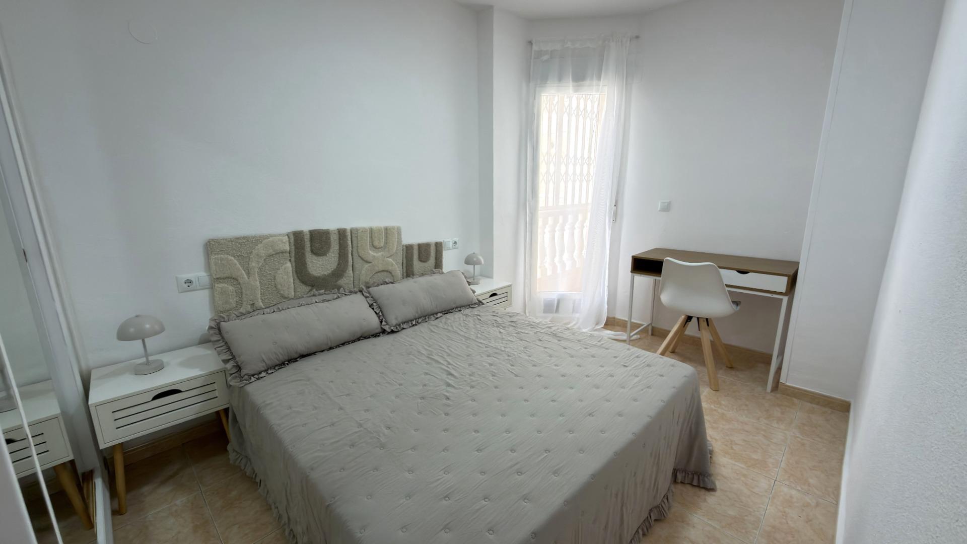 For sale - 2 Bedroom 1 Bathroom Apartment in Torrevieja - Centro  - Alicante