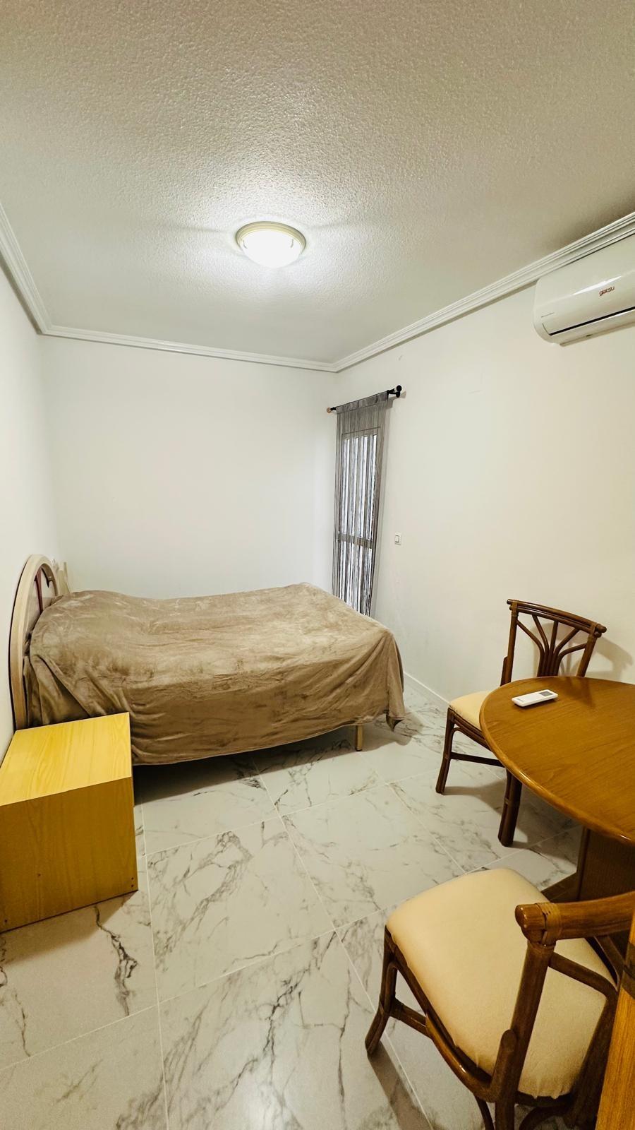 For sale - 2 Bedroom 1 Bathroom Apartment in Torrevieja - Acequion  - Alicante