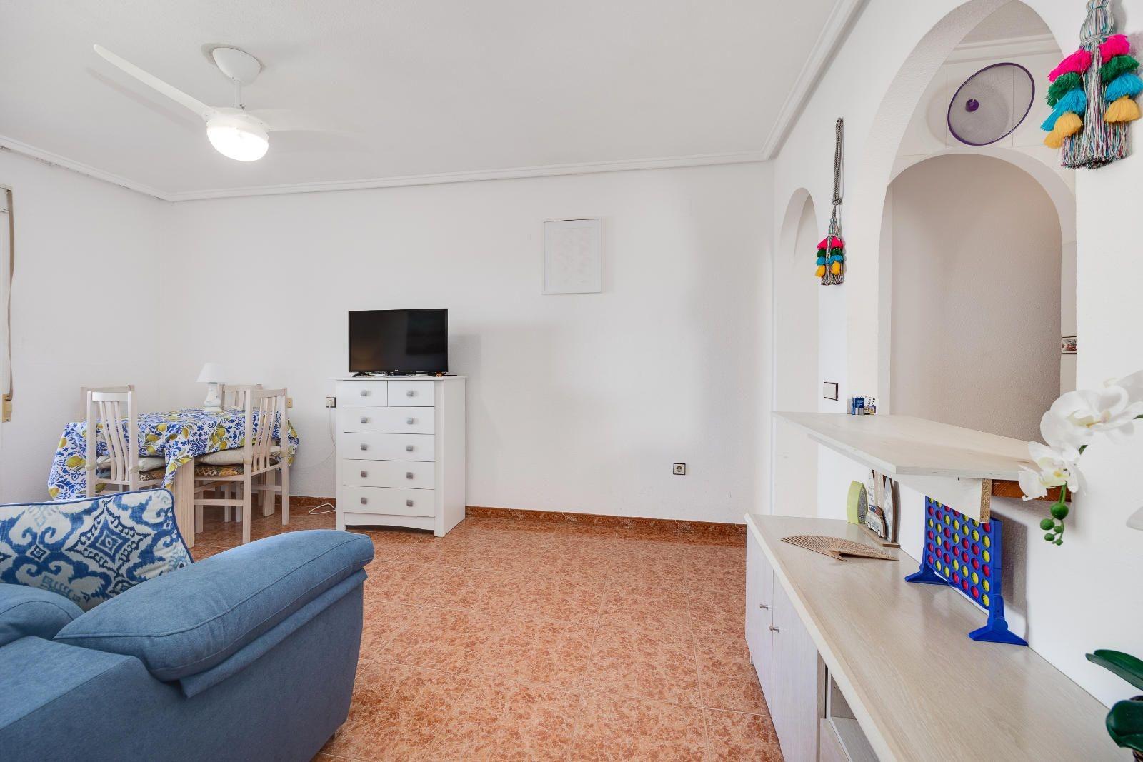 For sale - 2 Bedroom 1 Bathroom Penthouse in Torrevieja - Centro  - Alicante