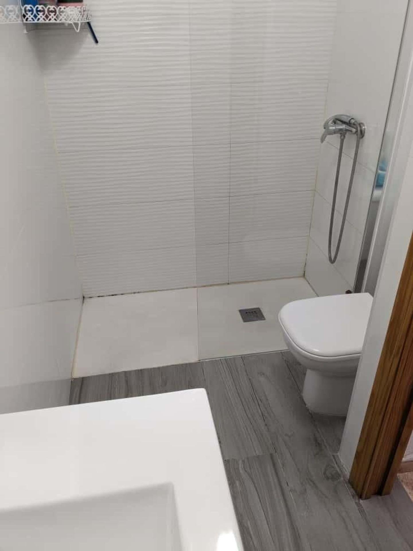 For sale - 2 Bedroom 1 Bathroom Apartment in Torrevieja - Playa Del Cura  - Alicante