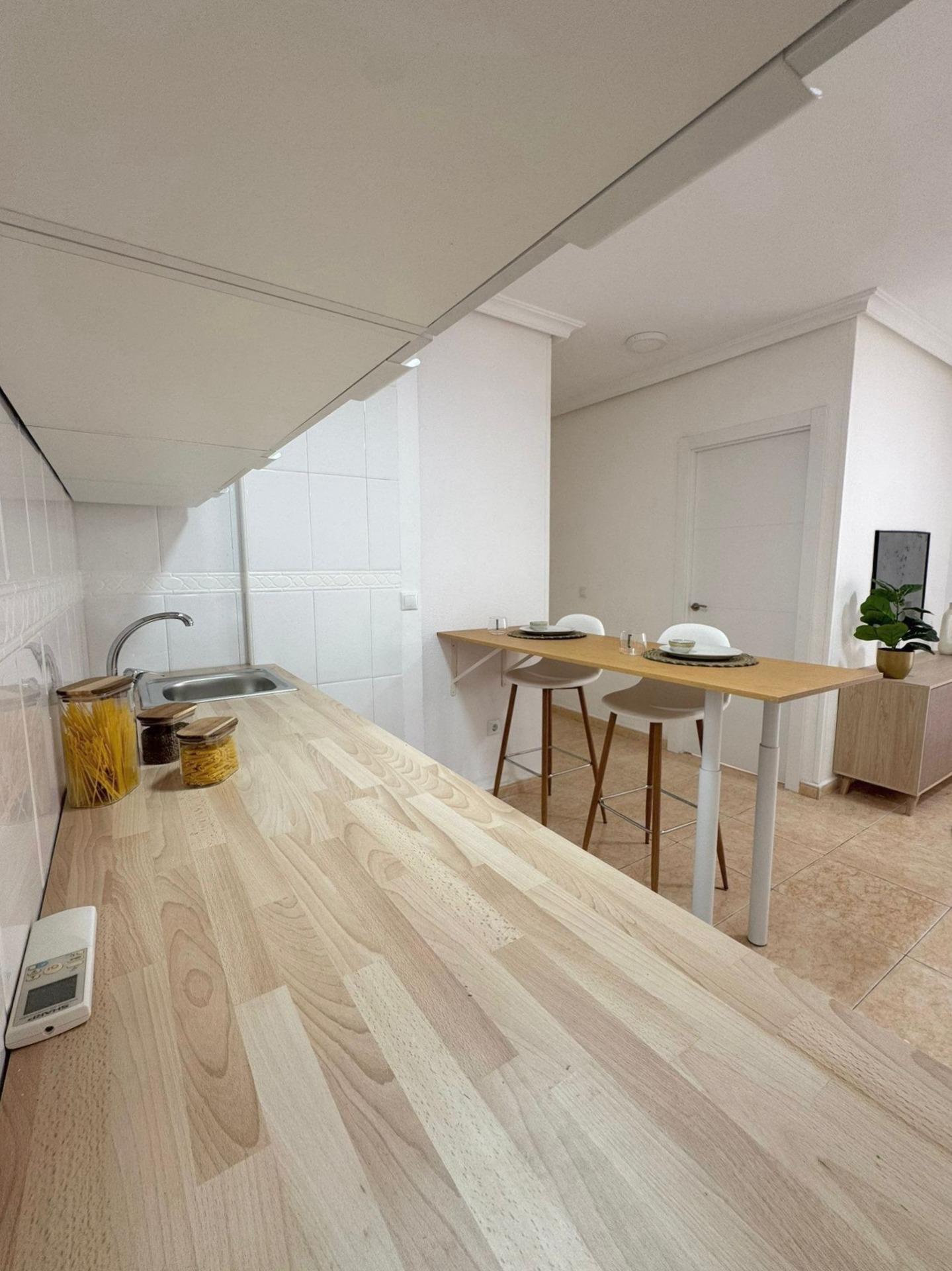 For sale - 2 Bedroom 1 Bathroom Apartment in Torrevieja - Torrevieja  - Alicante
