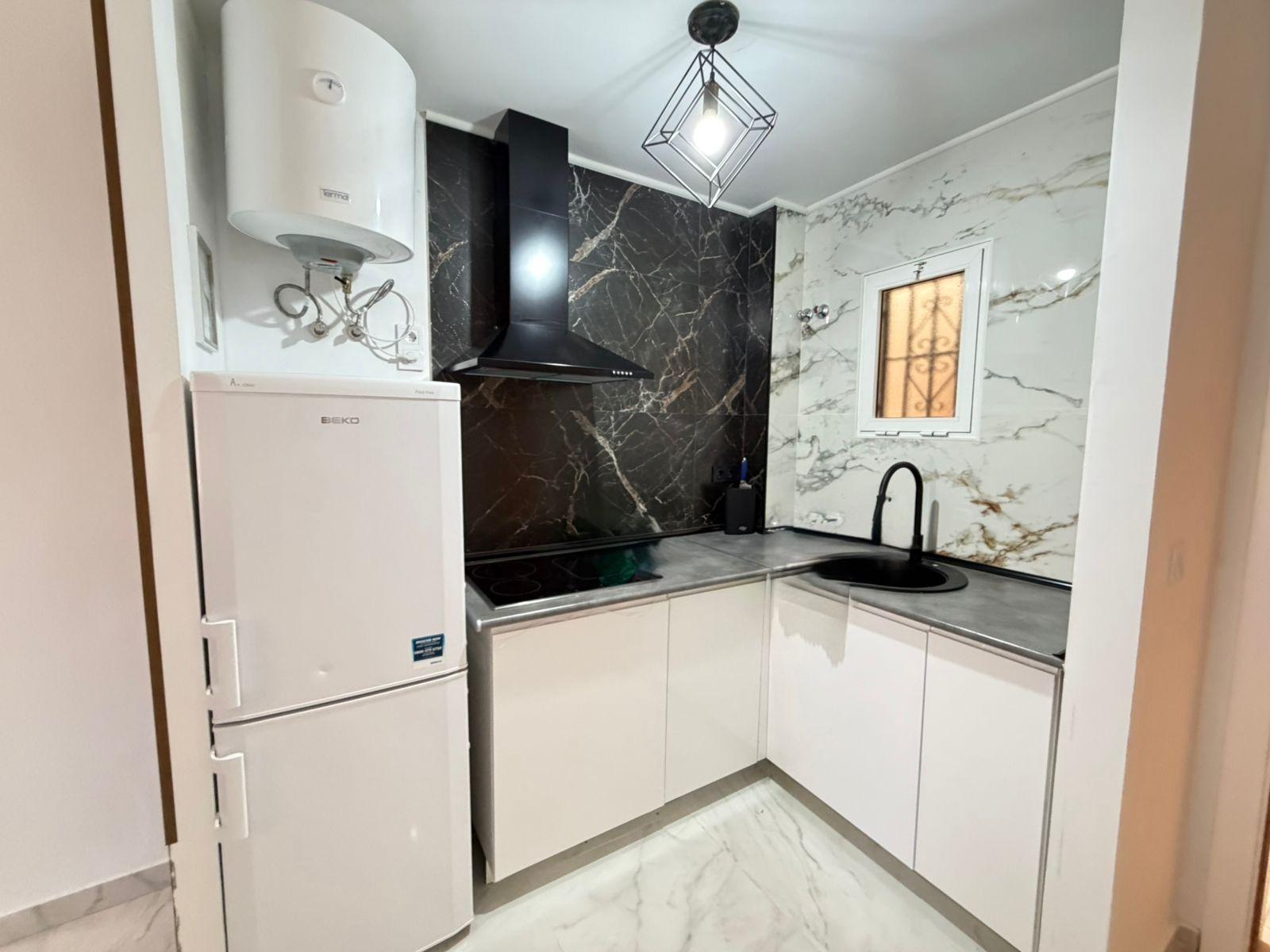 For sale - 2 Bedroom 1 Bathroom Apartment in Torrevieja - Torrevieja  - Alicante