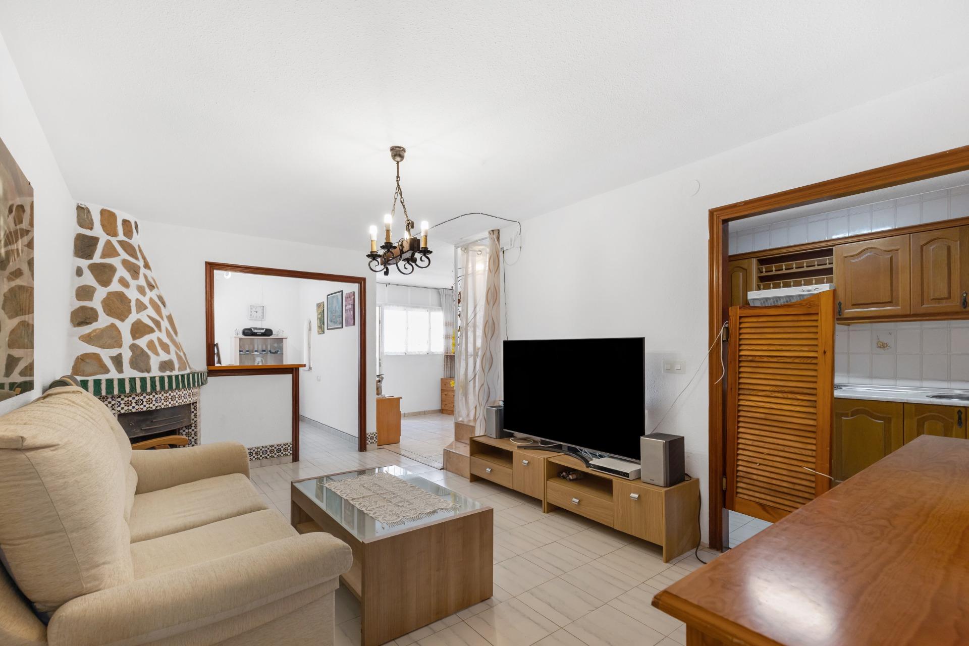 For sale - 3 Bedroom 2 Bathroom Bungalow in Torrevieja - Centro  - Alicante