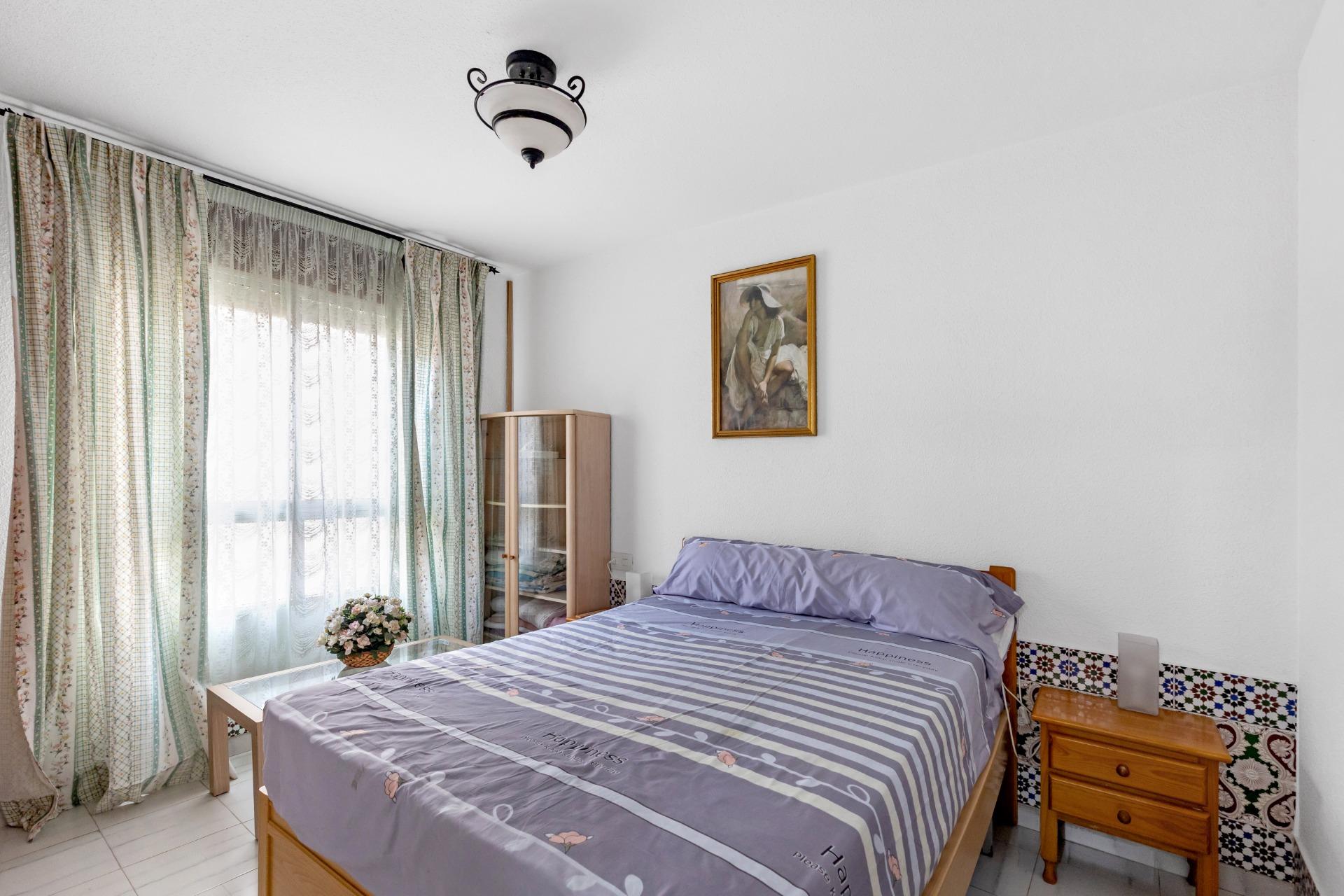 For sale - 3 Bedroom 2 Bathroom Bungalow in Torrevieja - Centro  - Alicante