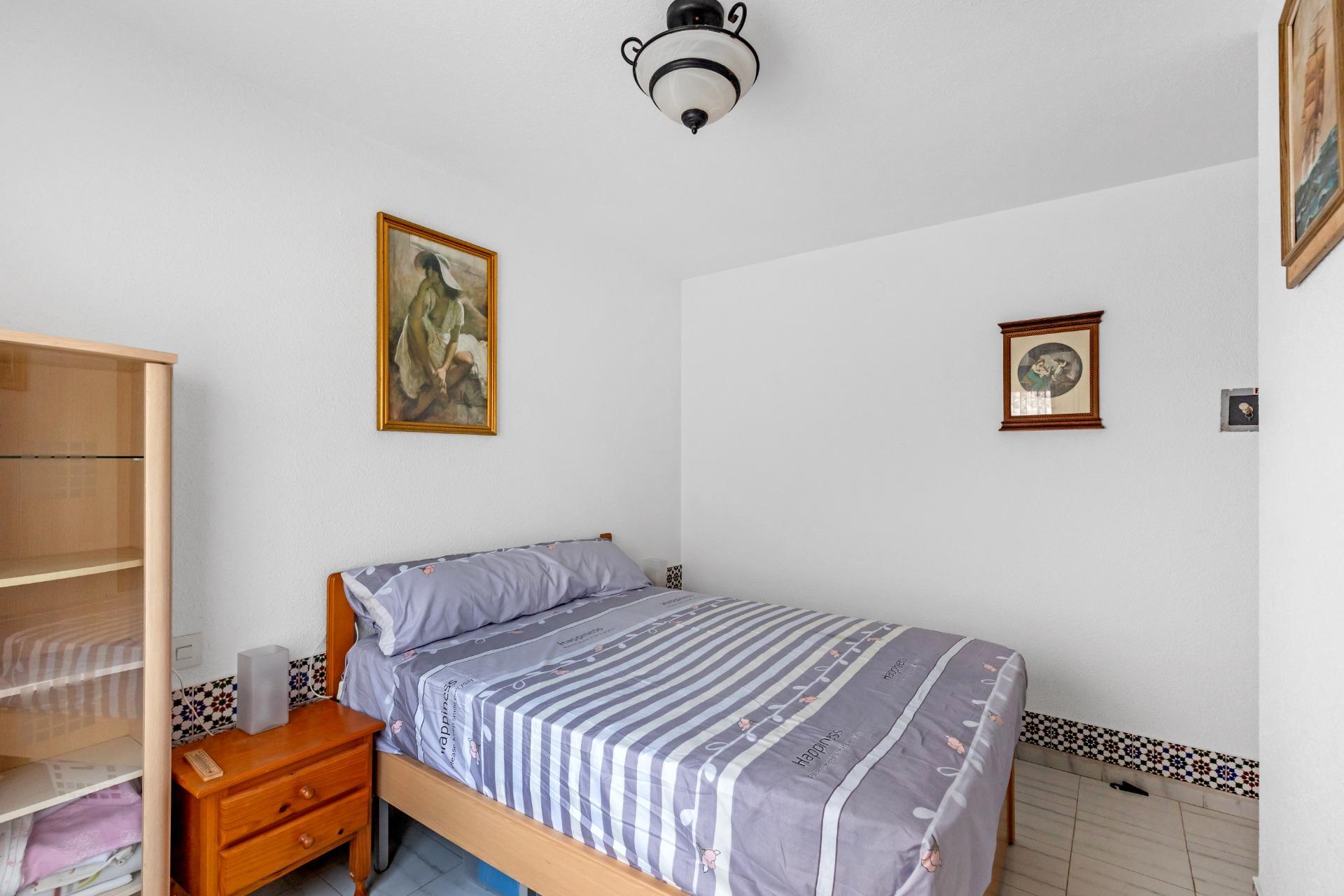 For sale - 3 Bedroom 2 Bathroom Bungalow in Torrevieja - Centro  - Alicante