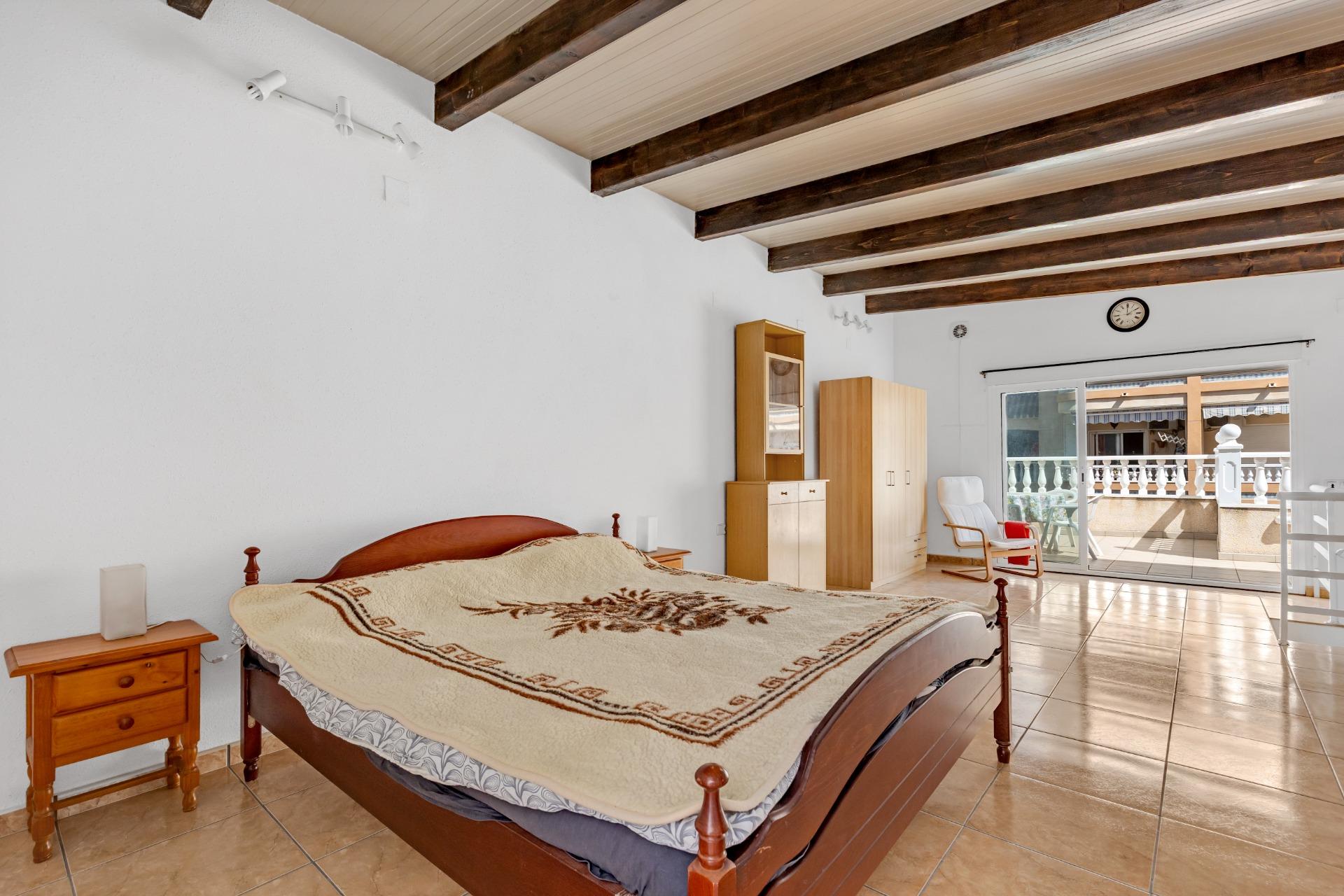 For sale - 3 Bedroom 2 Bathroom Bungalow in Torrevieja - Centro  - Alicante