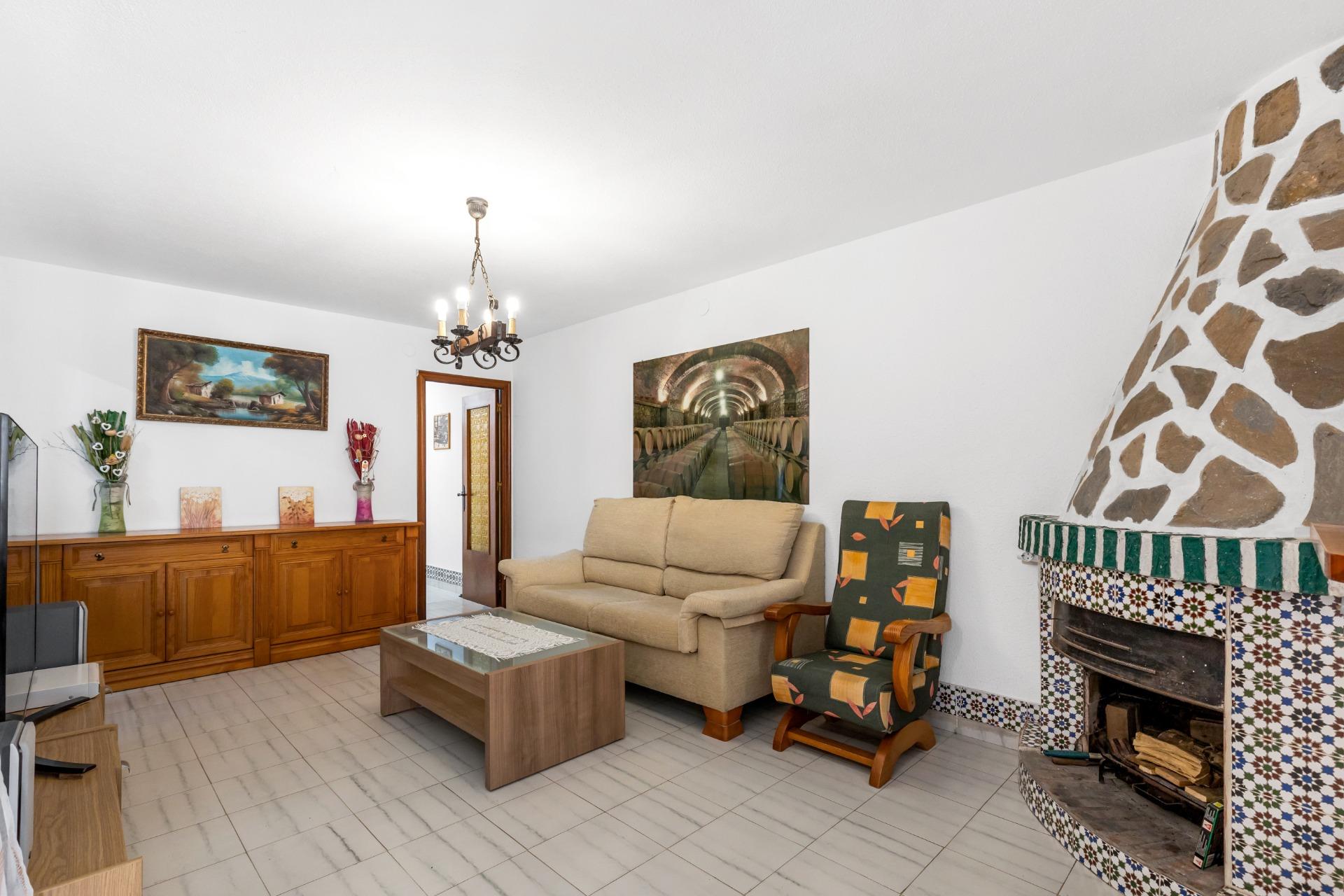 For sale - 3 Bedroom 2 Bathroom Bungalow in Torrevieja - Centro  - Alicante