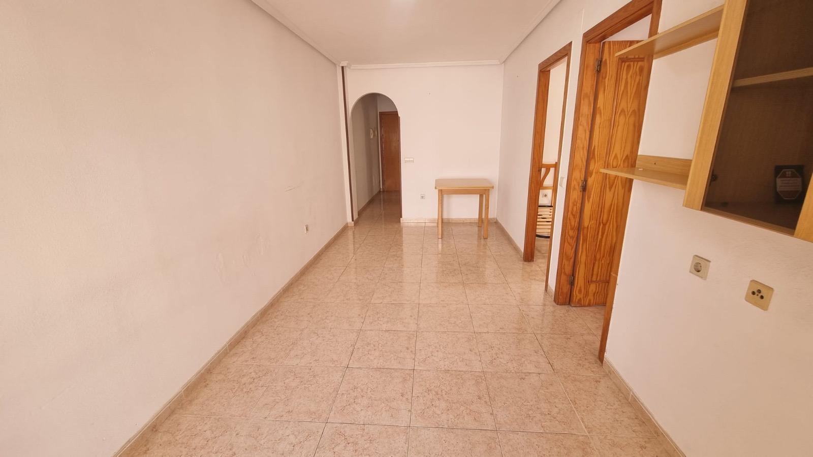 For sale - 2 Bedroom 1 Bathroom Apartment in Torrevieja - El Molino  - Alicante