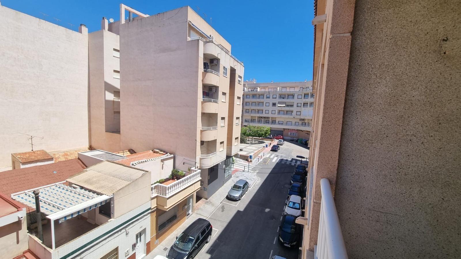 For sale - 2 Bedroom 1 Bathroom Apartment in Torrevieja - El Molino  - Alicante