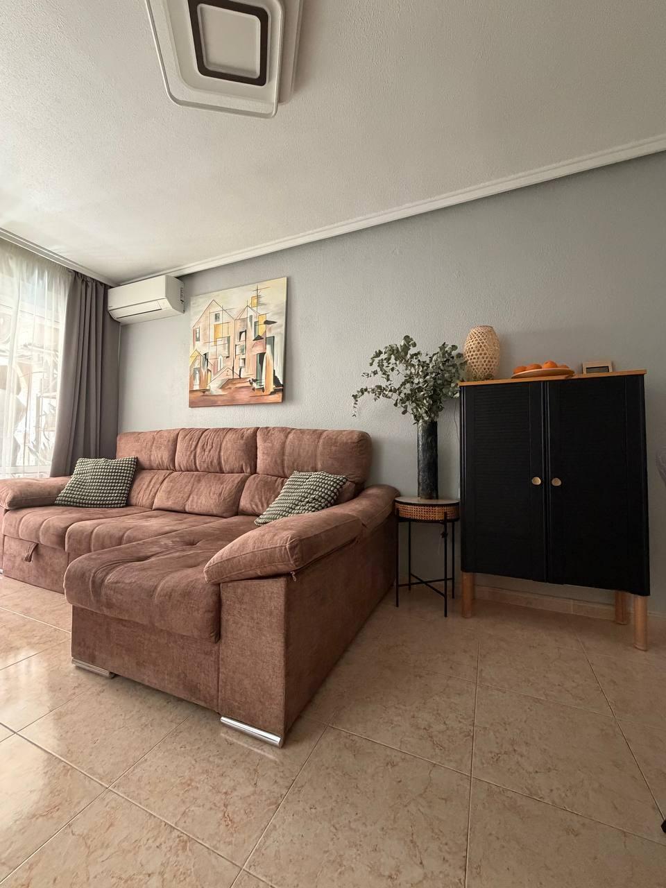 For sale - 2 Bedroom 1 Bathroom Apartment in Torrevieja - Centro  - Alicante
