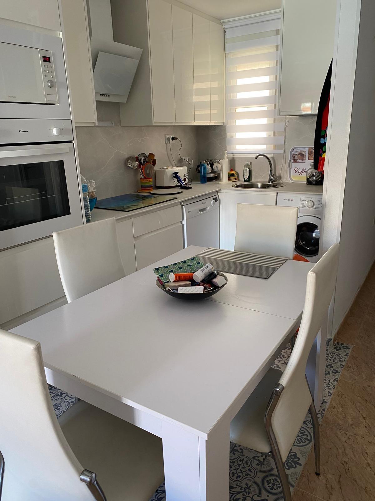 For sale - 3 Bedroom 2 Bathroom Penthouse in Torrevieja - Estacion De Autobuses  - Alicante