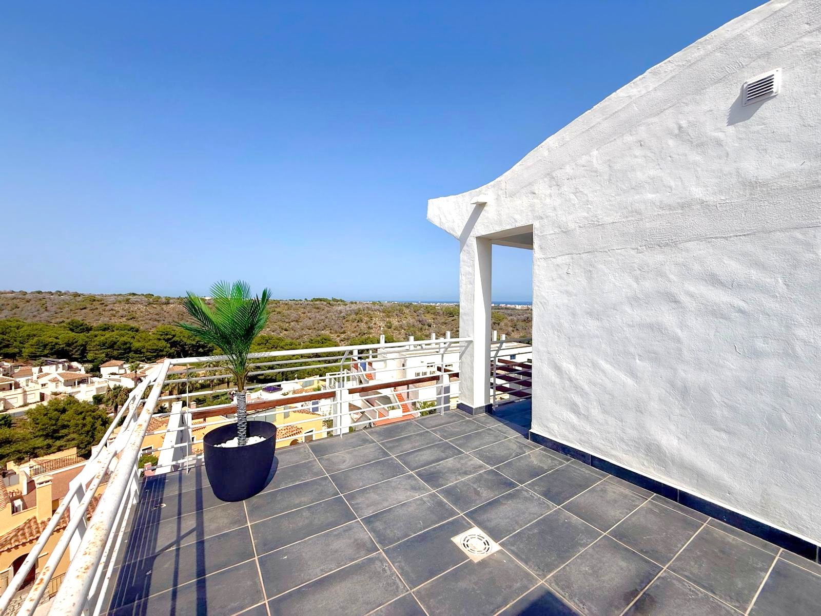 For sale - 3 Bedroom 3 Bathroom Apartment in Orihuela Costa - Las Ramblas  - Alicante
