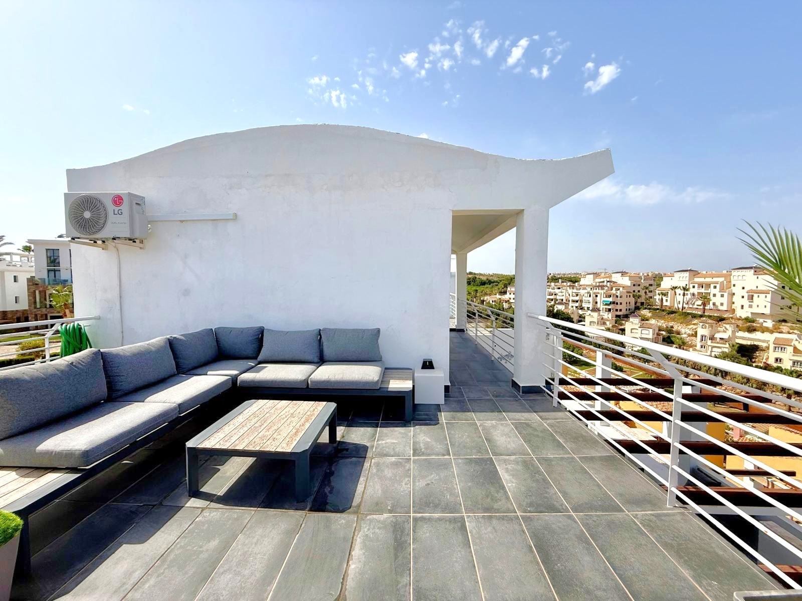For sale - 3 Bedroom 3 Bathroom Apartment in Orihuela Costa - Las Ramblas  - Alicante